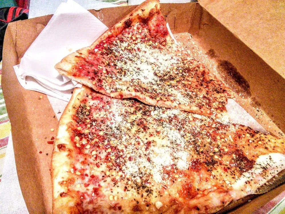 Queens senators dish on borough’s best pizza