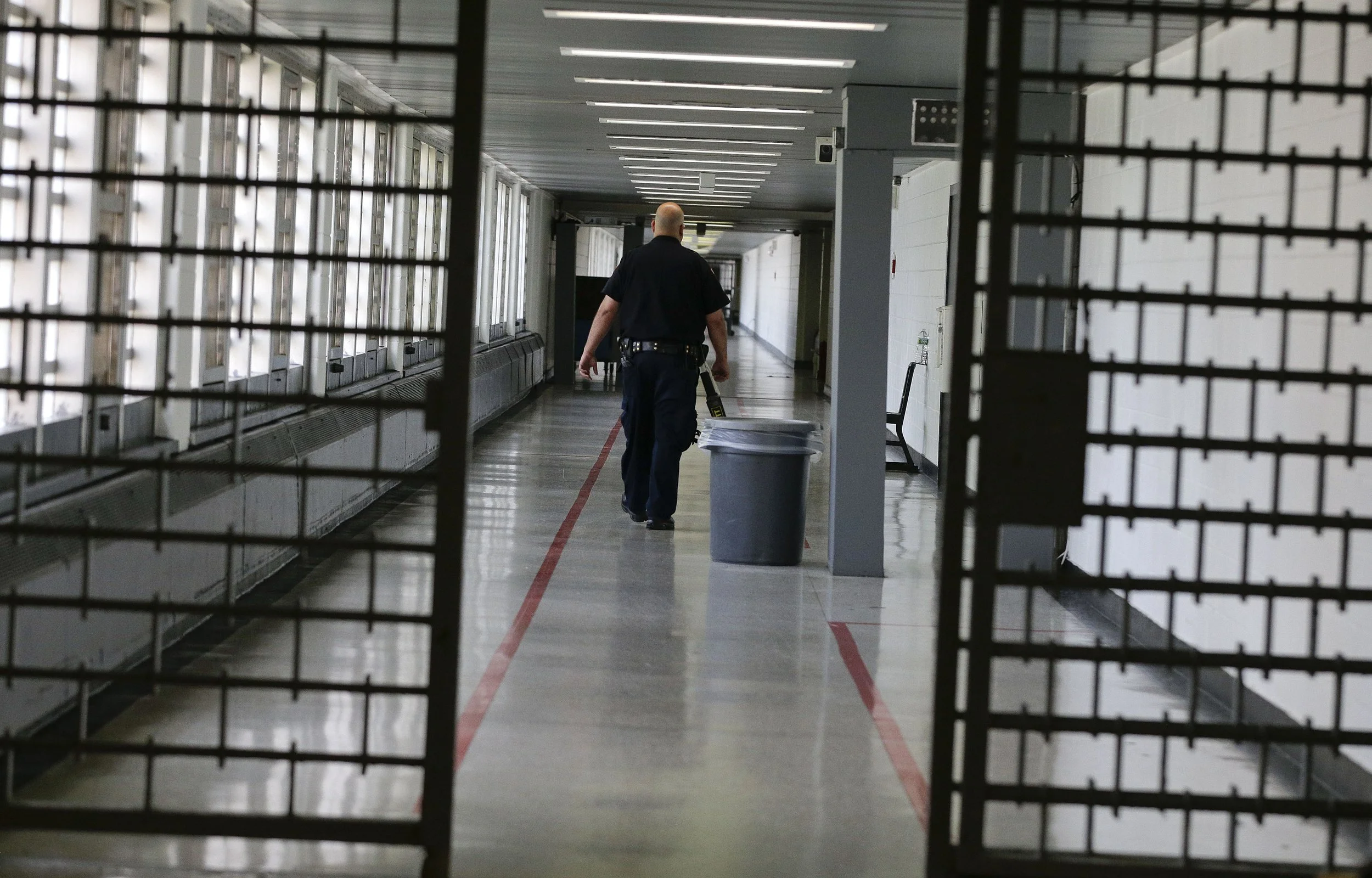 Conditions on Rikers ‘improve’ but remain ‘troubling’