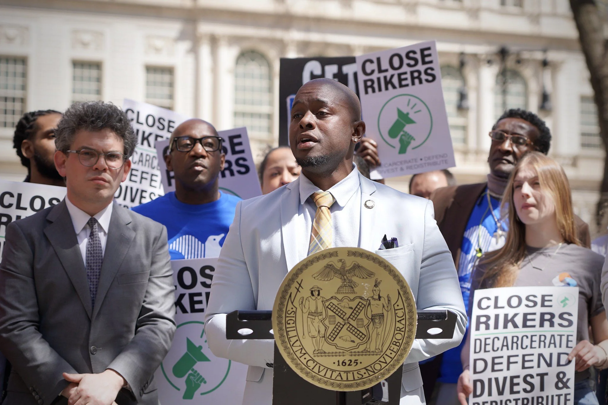 Lawmakers pitch plan to lower Rikers population