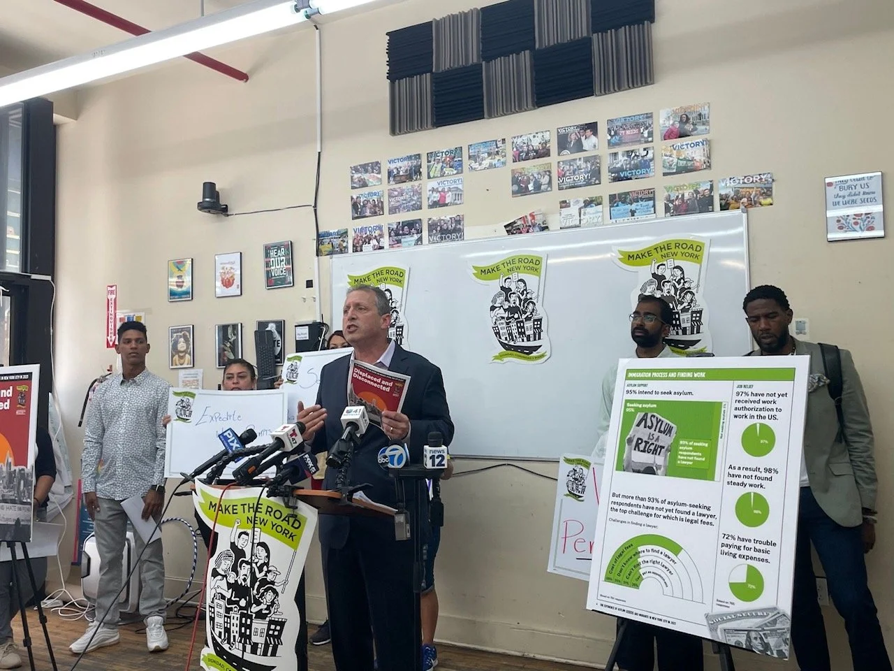 Report finds asylum seekers struggle to cover legal fees, find work 