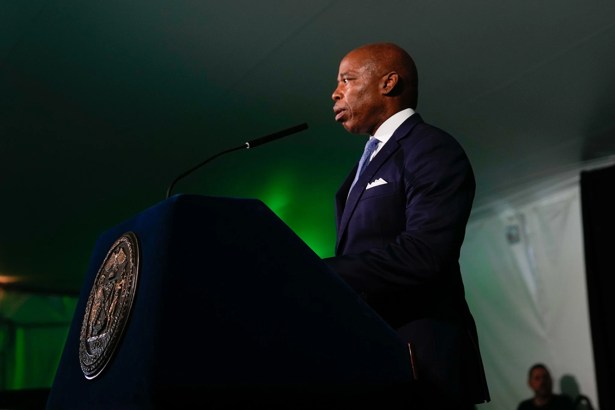 Council calls on mayor to increase funds for public defenders