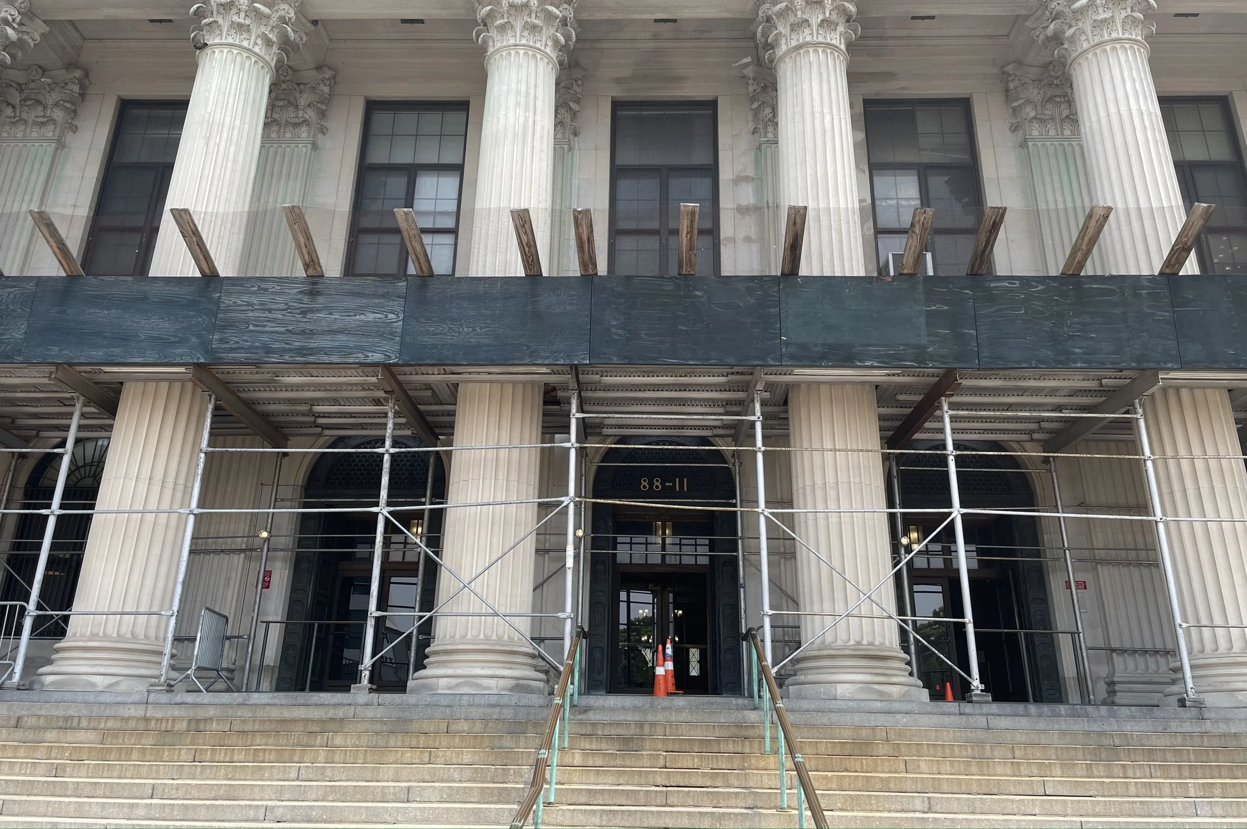 Scaffolding at Queens Supreme Court has cost city nearly half a million dollars