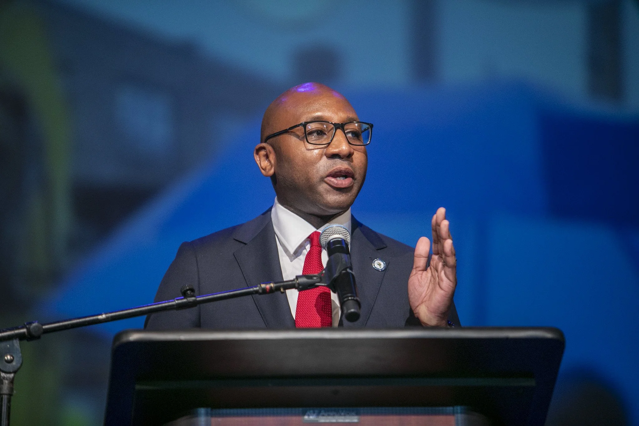 Borough president celebrates funding for parks and libraries in FY23