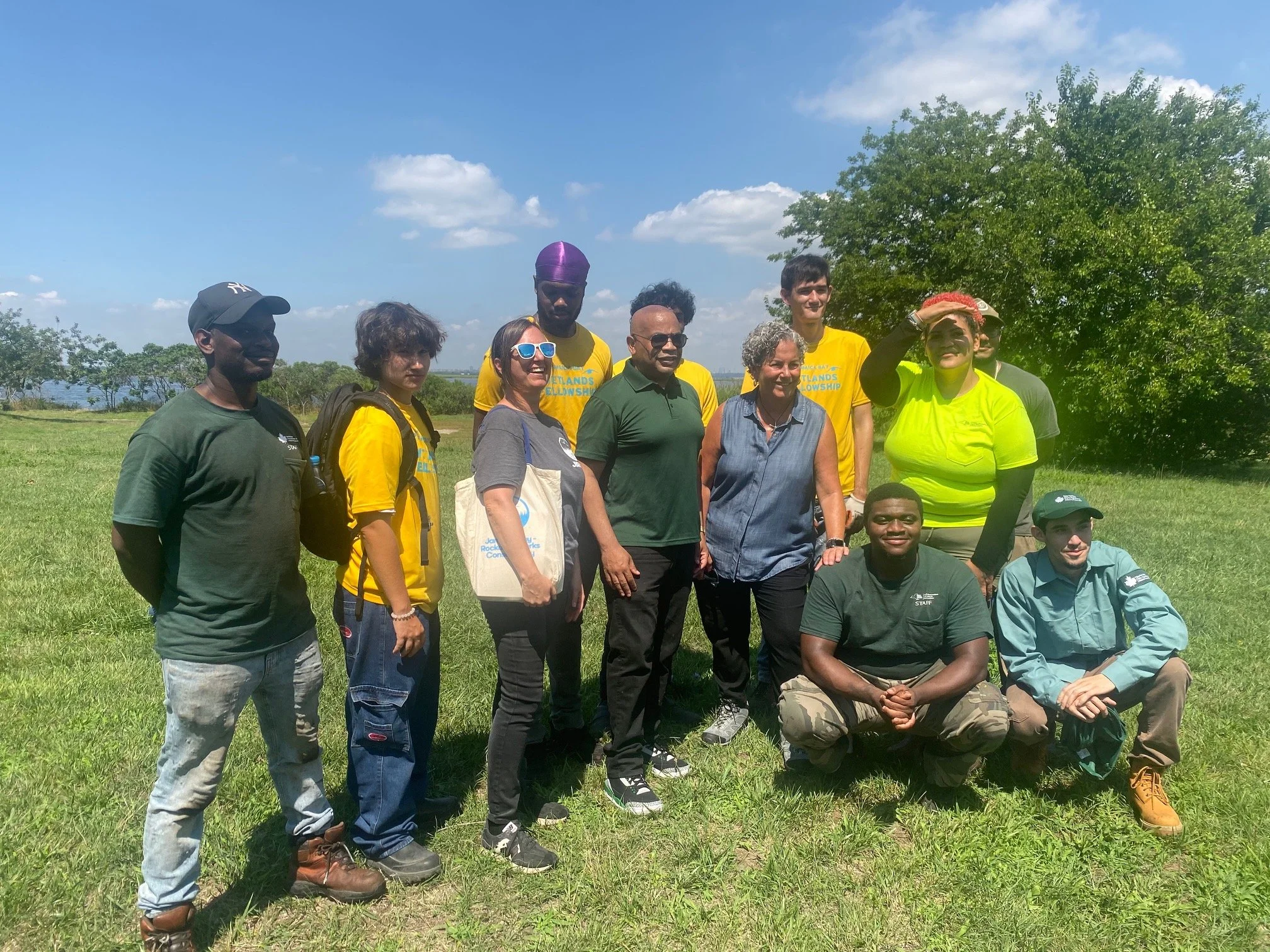 Top state lawmaker tours Bayswater amid blistering heat wave