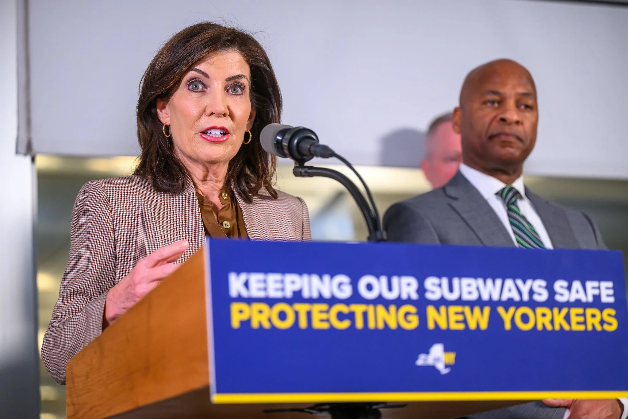 Gov’s cut to criminal public defense remains as budget deadline nears