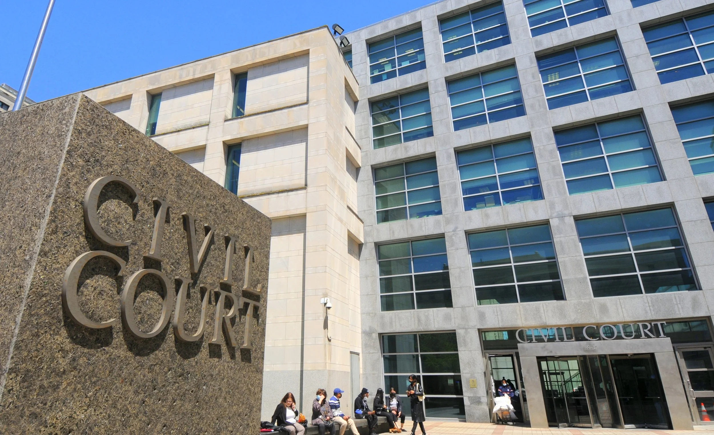 Public defenders call on judge to dismiss landlord suit brought against court system