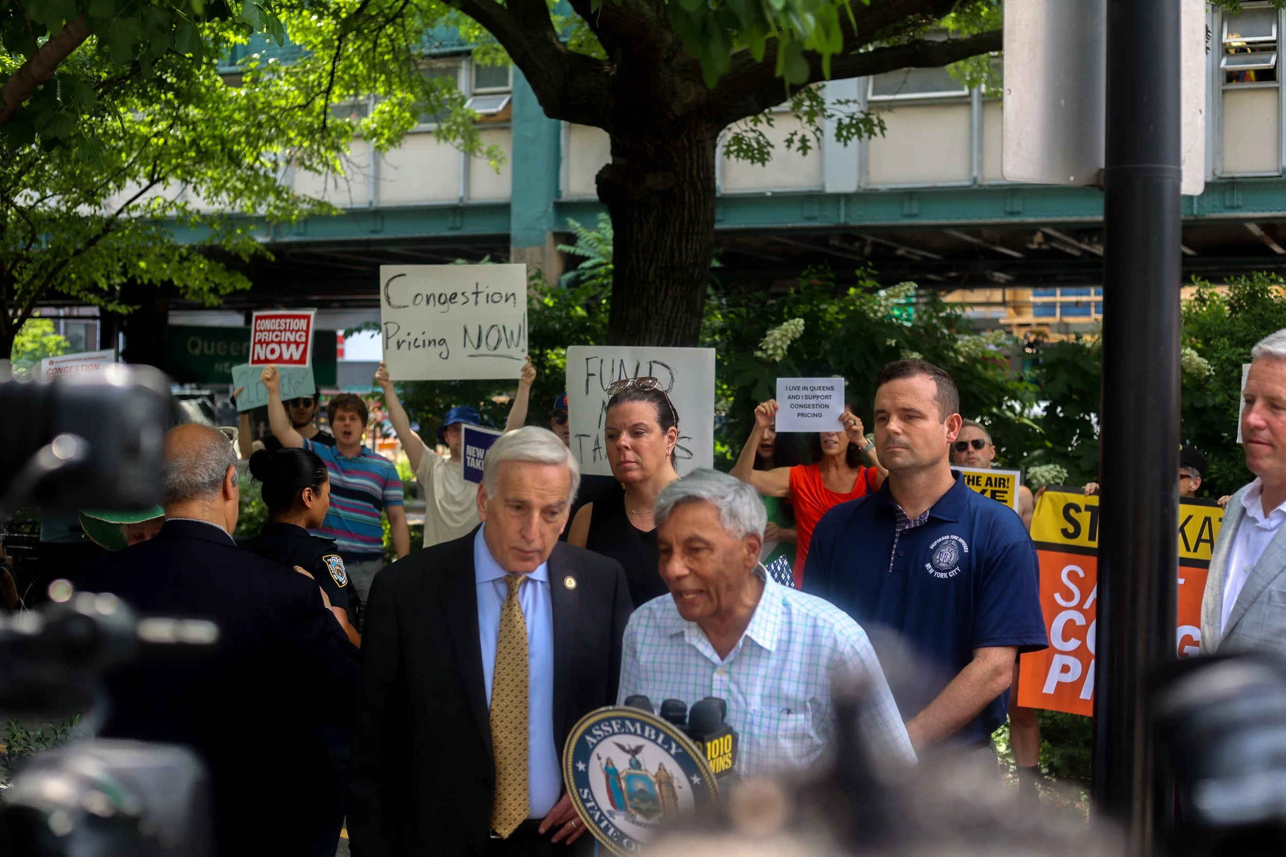 Congestion pricing debate comes to a head at foot of Queensborough Bridge