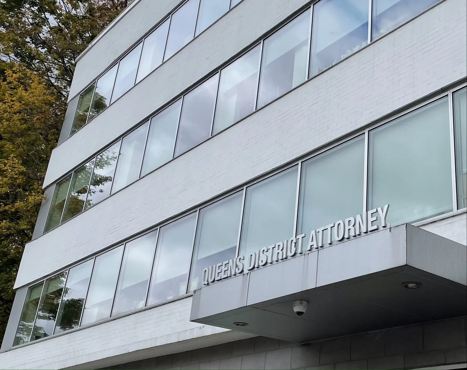 Judge lifts veil on group investigating complaints against Queens prosecutors