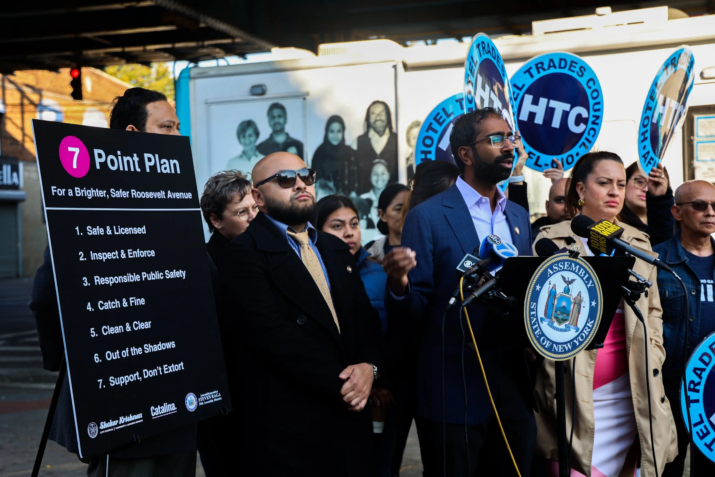 Many problems, many solutions: Local pols pitch new plan to fix Roosevelt Ave after mayor, gov launch their own efforts