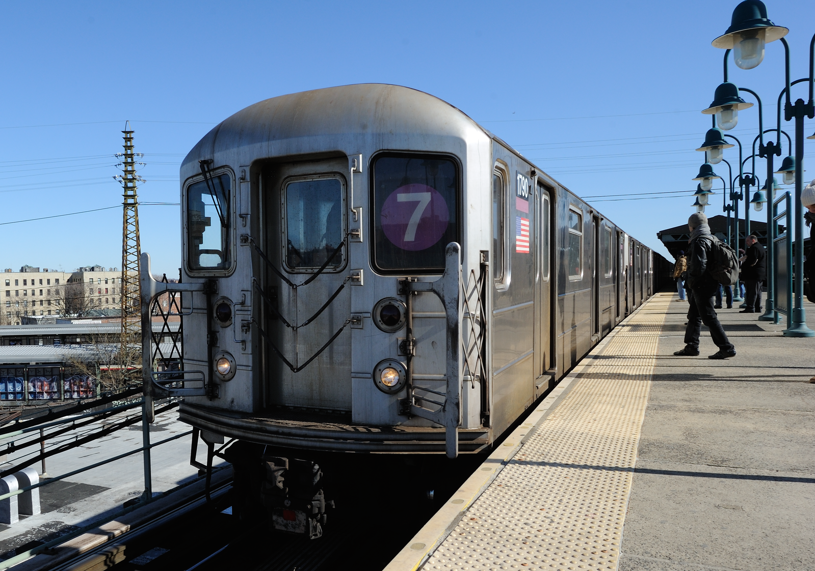 Queens’ 7 train is epicenter of deadly subway surfing trend