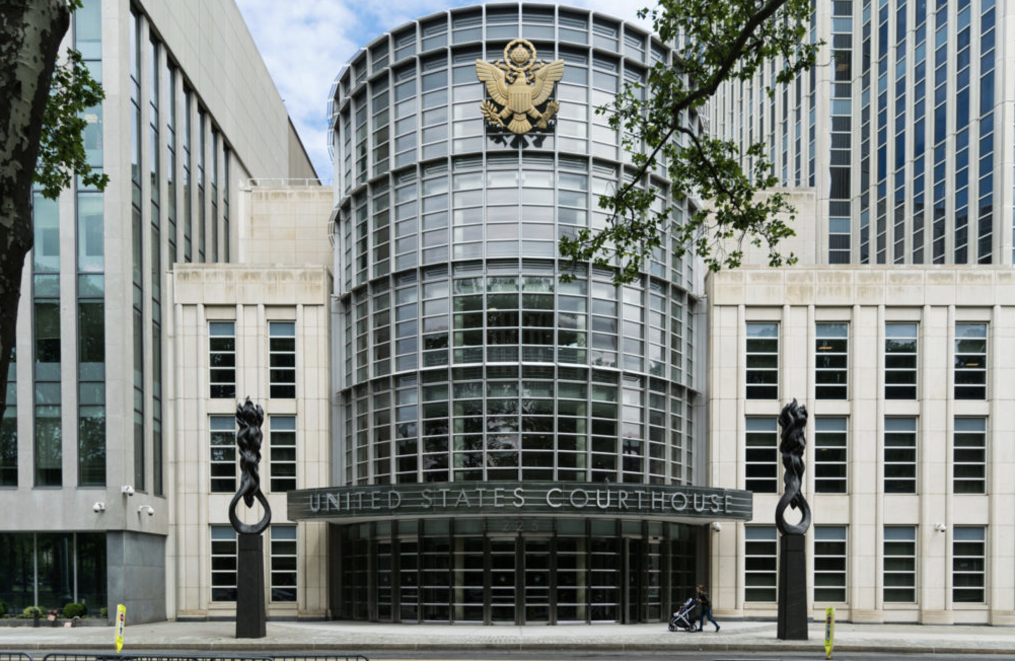 Glendale man sentenced for threatening to choke judge to death