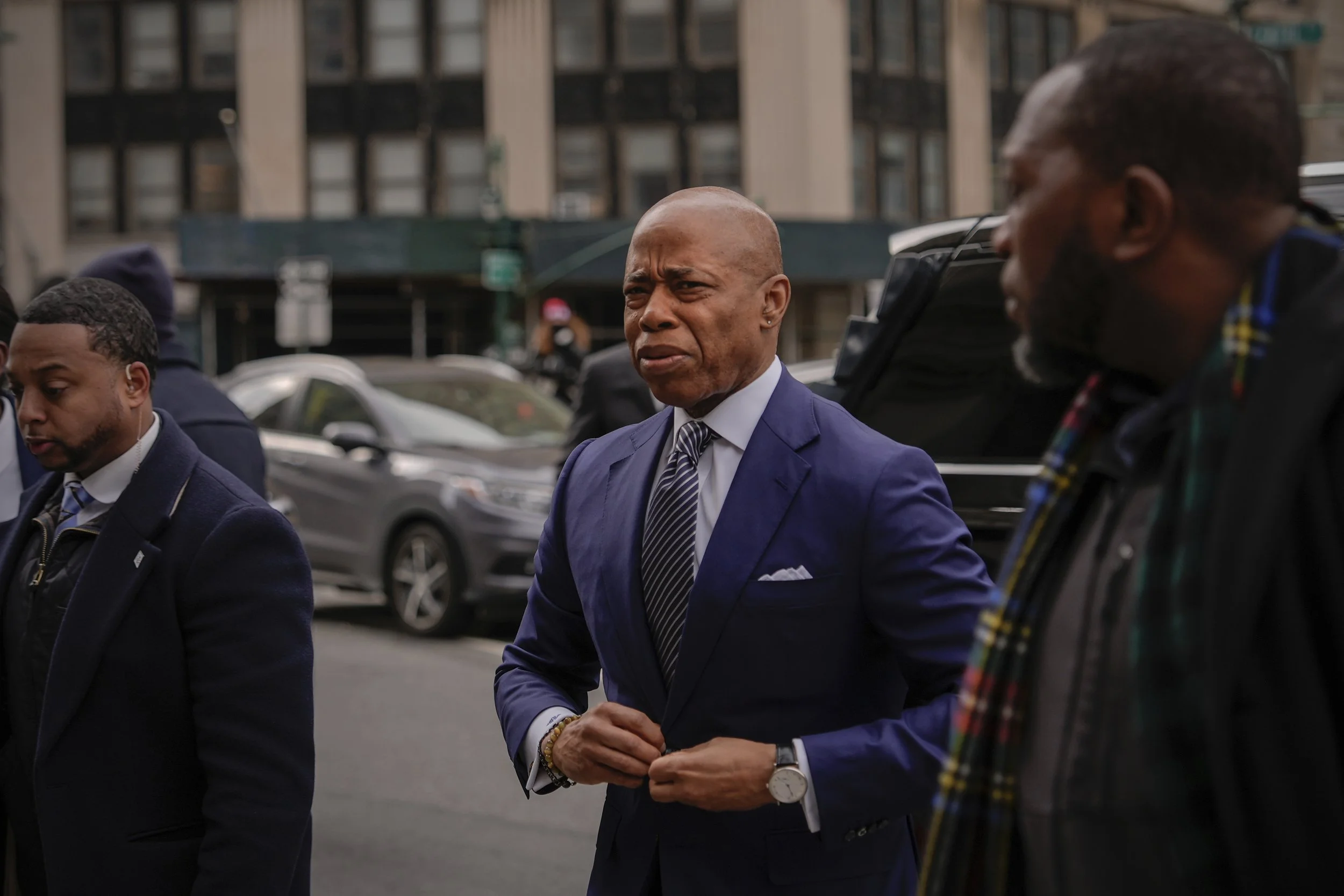 Judge calls on independent atty to argue against dropping Adams’ case 