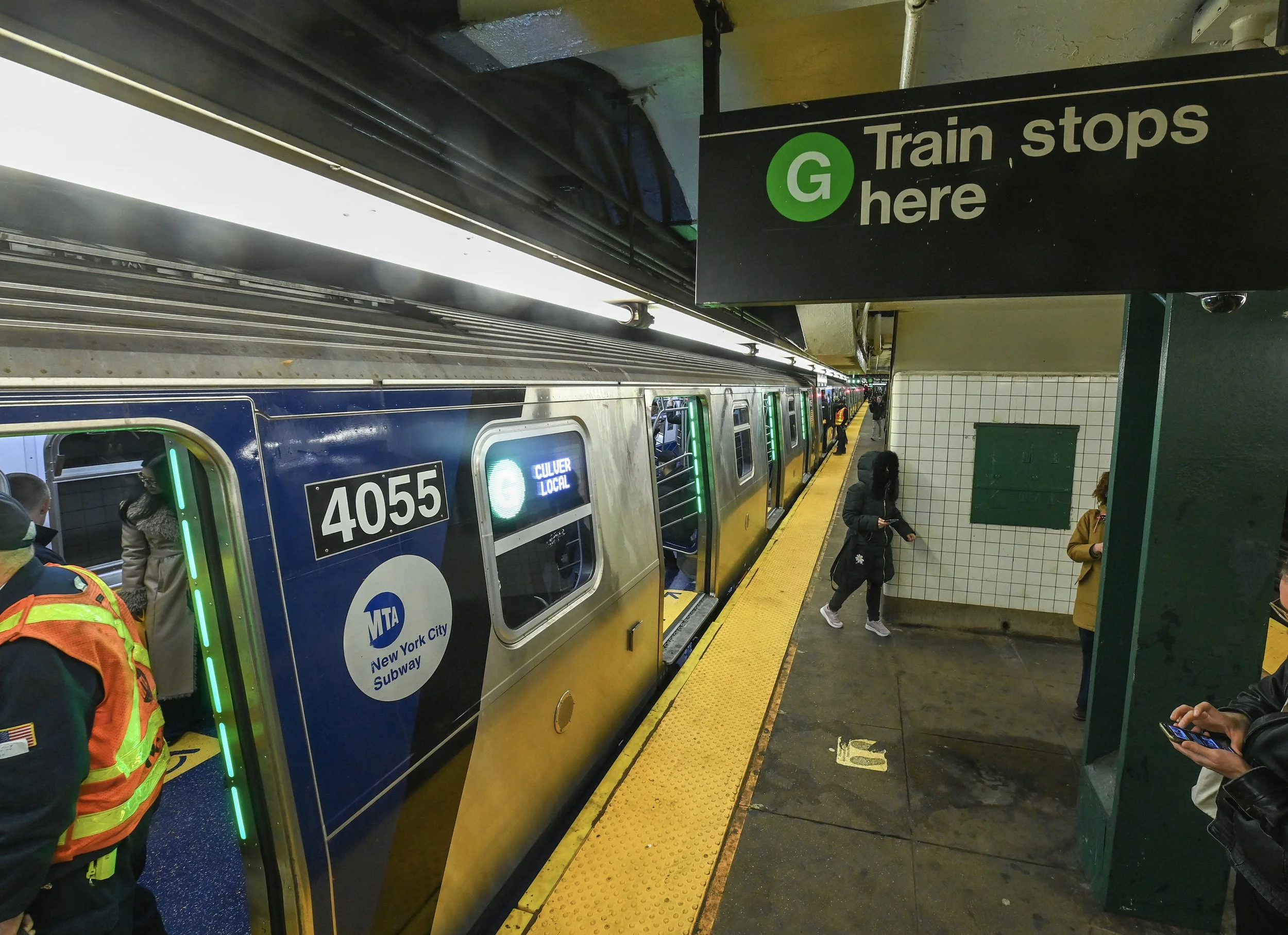G line gets open-gangway cars