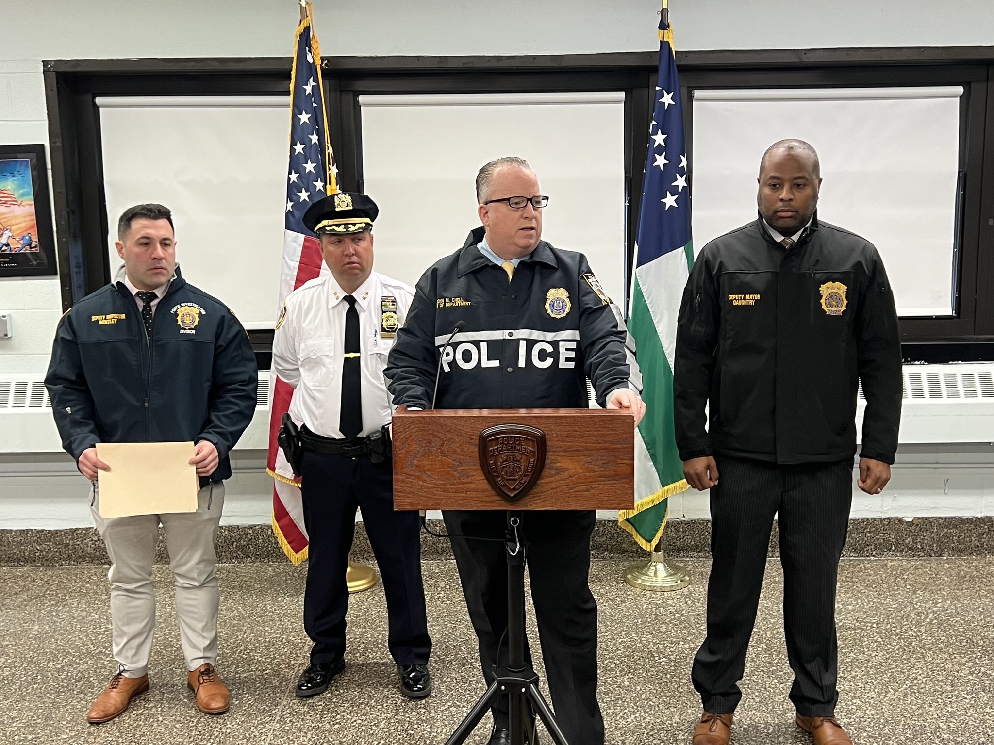 Police fatally shoot knife-wielding man in Astoria