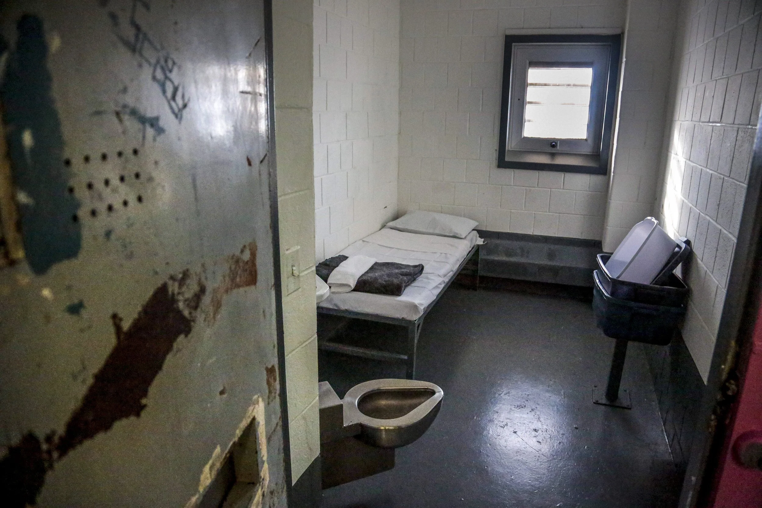 Mayor wrongly blocked solitary confinement ban, judge says