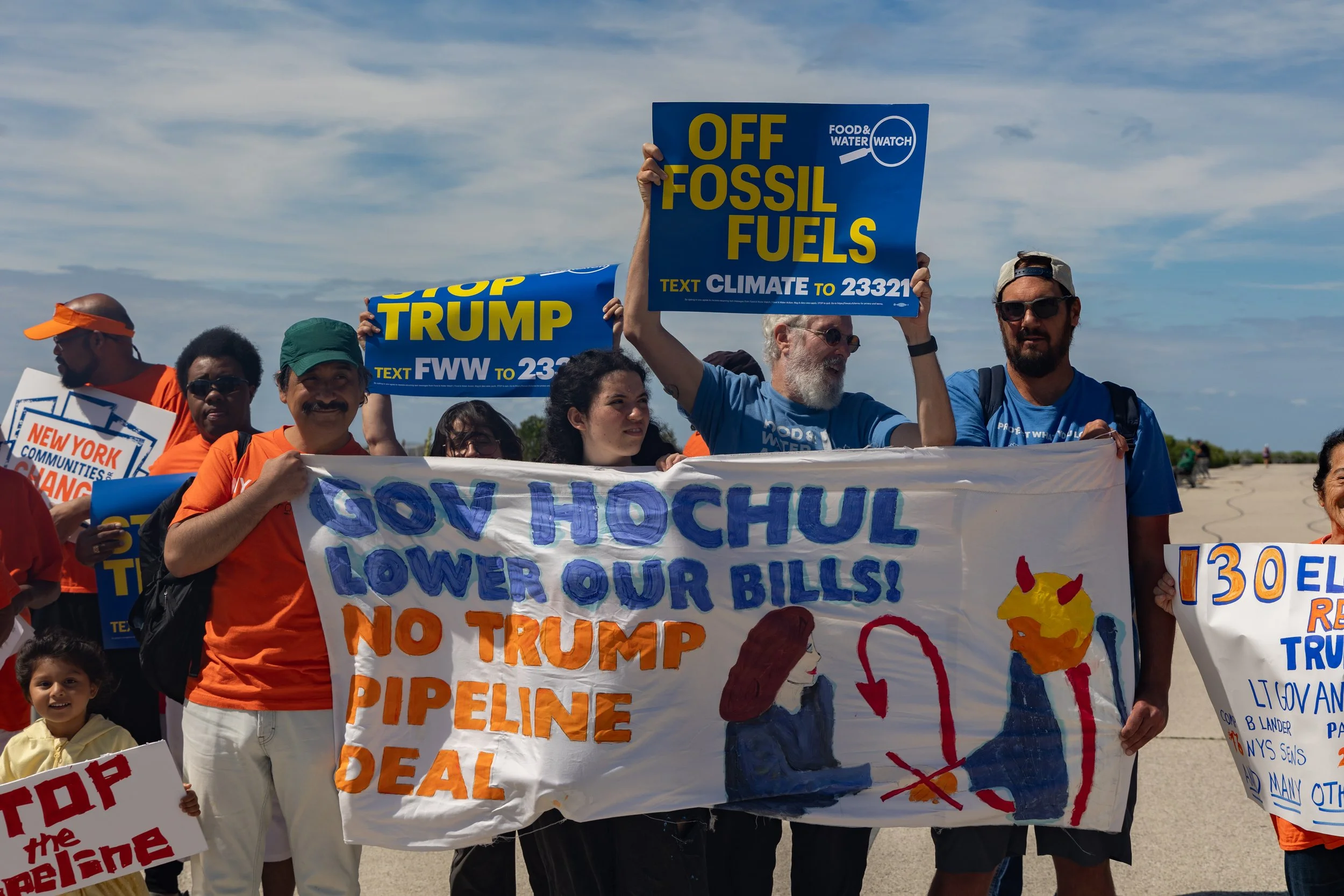 Activists and pols ramp up opposition to Williams pipeline as early approvals come