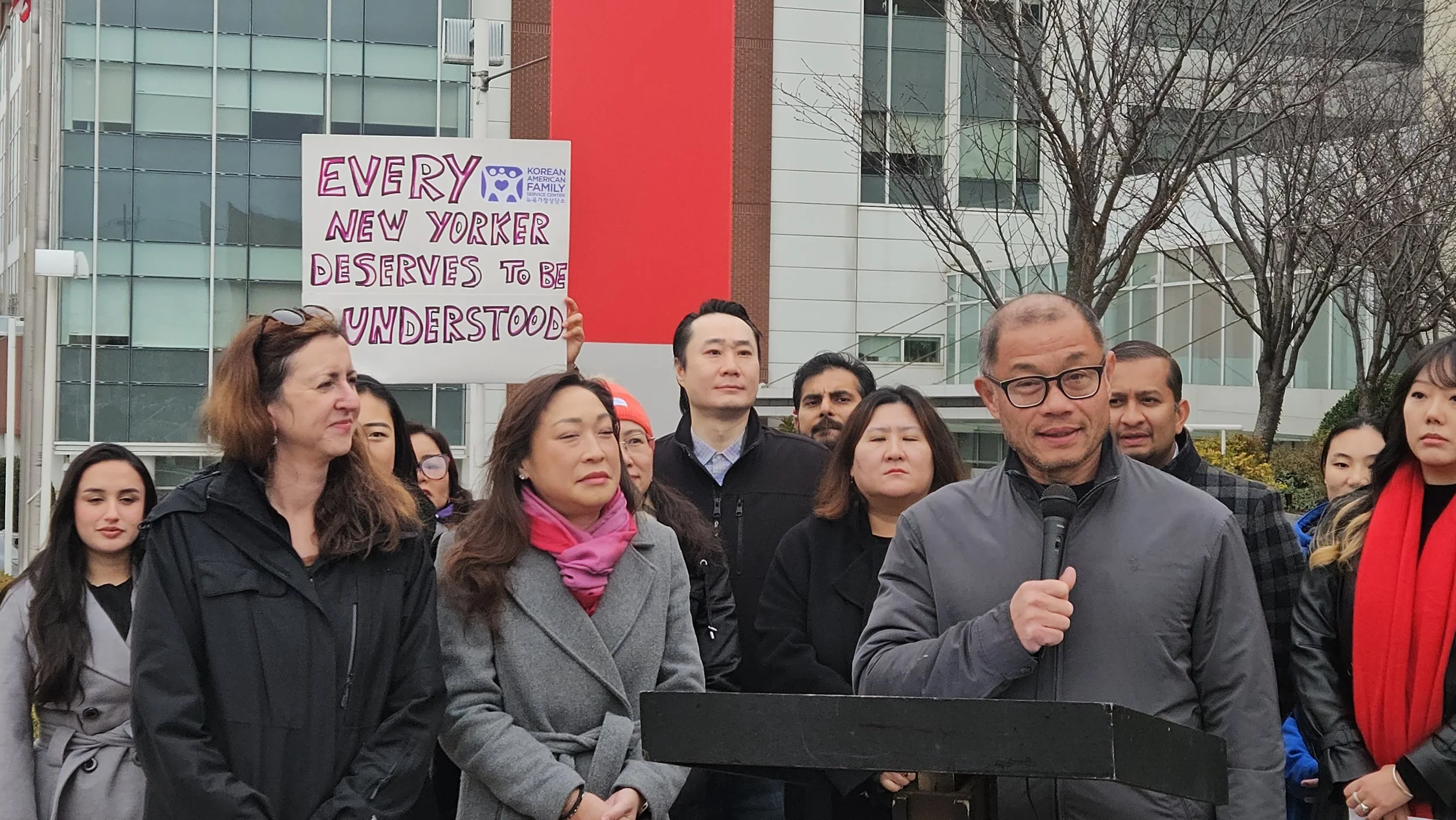 Queens pols demand gov sign medical language access bill
