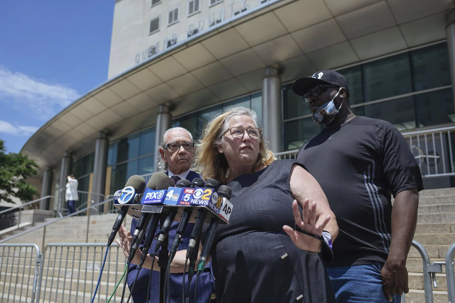 Feds expand fraud case against former Queens Defenders boss