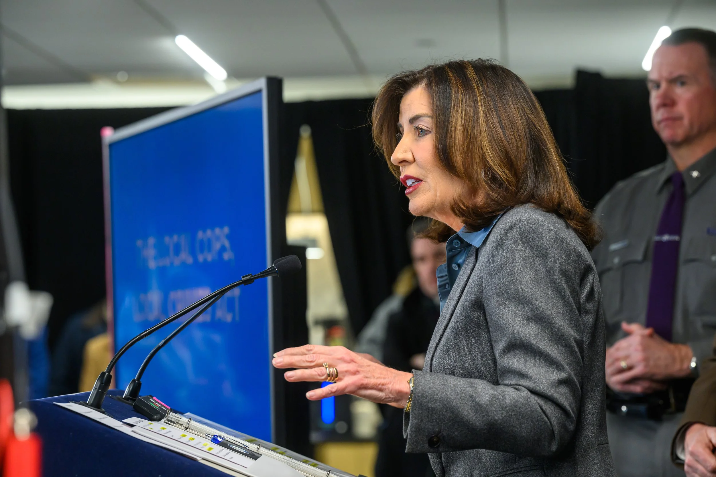 NY police couldn’t partner with ICE under gov’s new proposal 