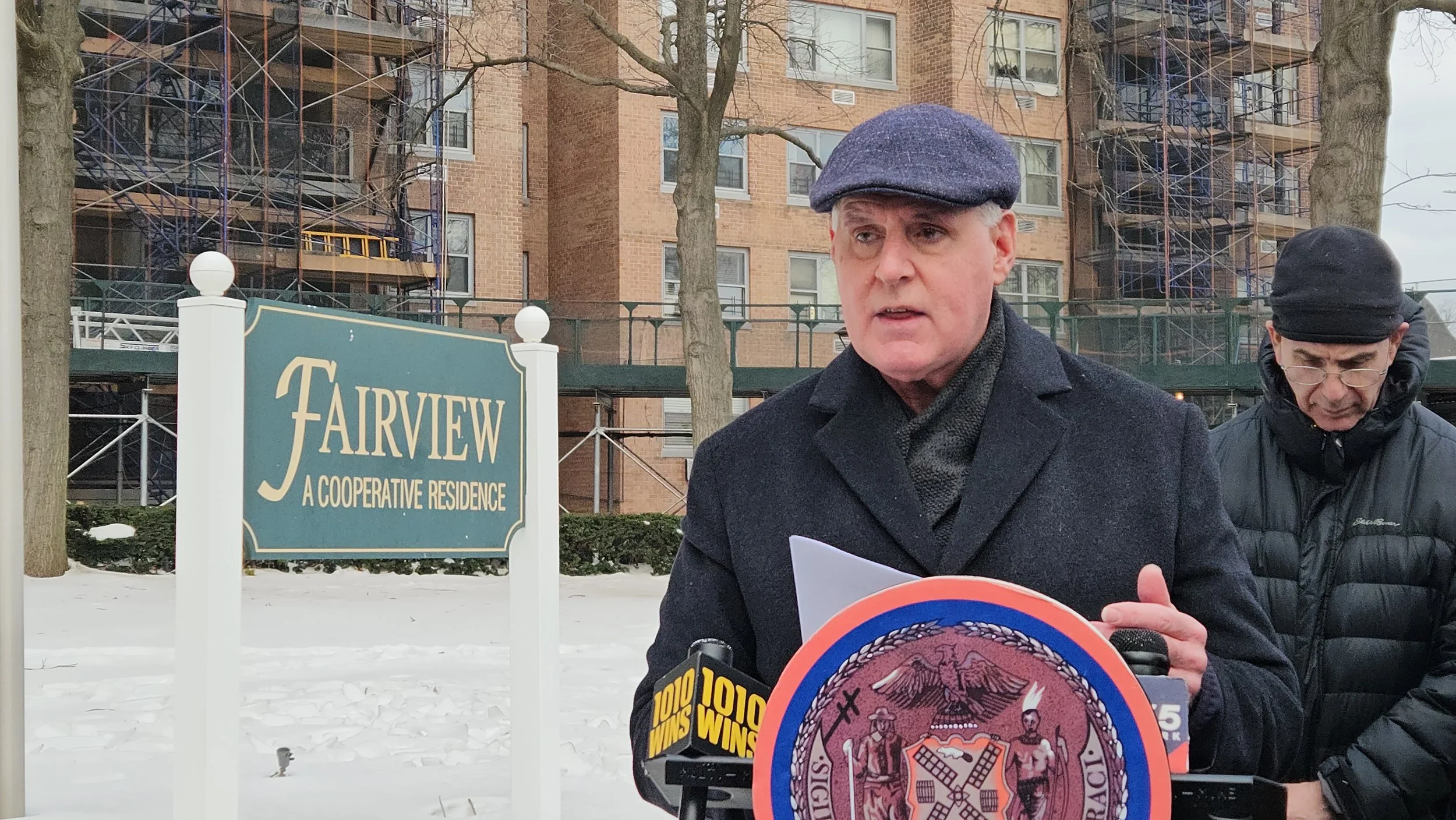 Residents clash with co-op board after Queens building loses heat during extreme cold