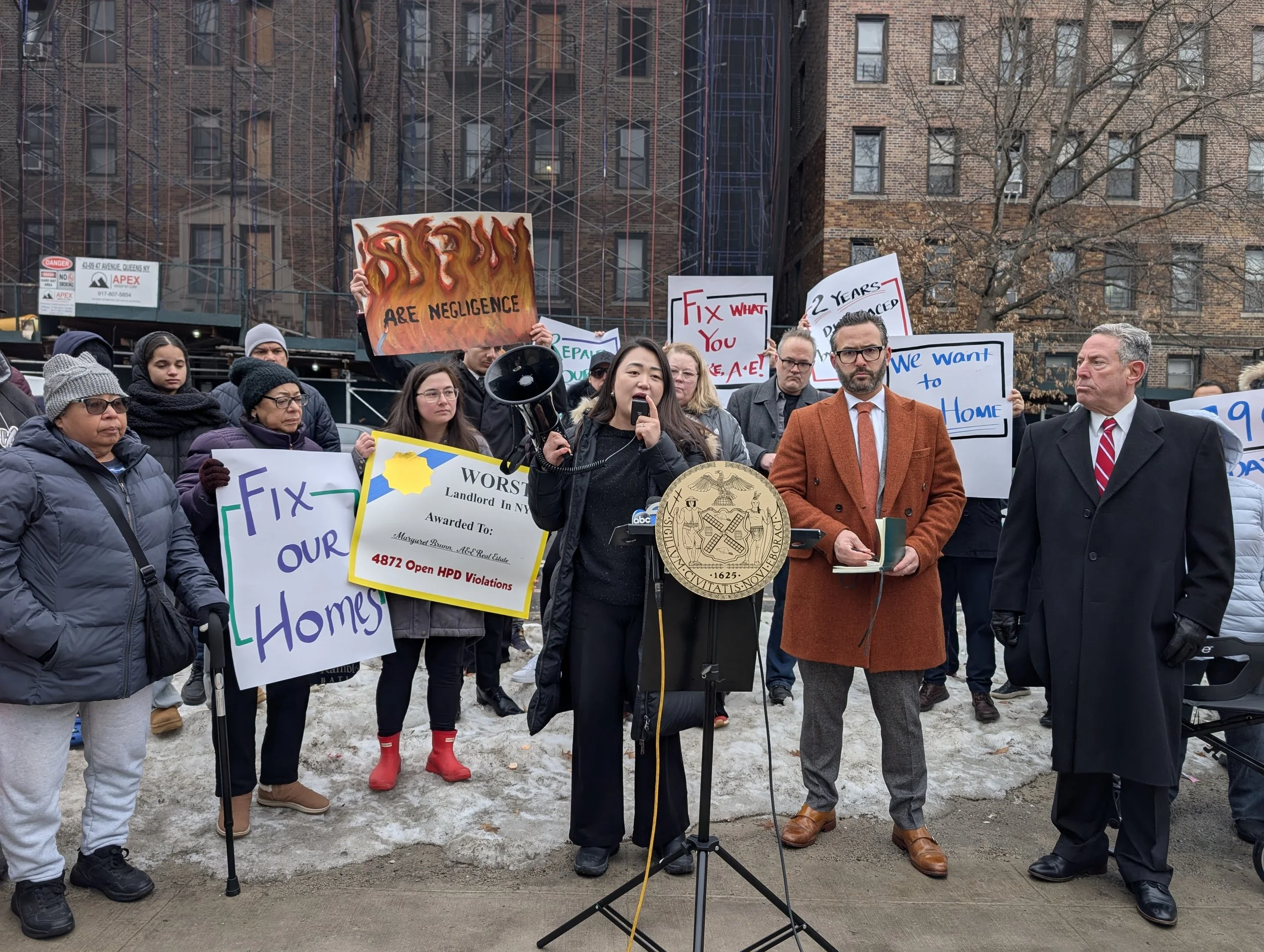 Queens pols call on notorious landlord to pay up after 2023 fire 
