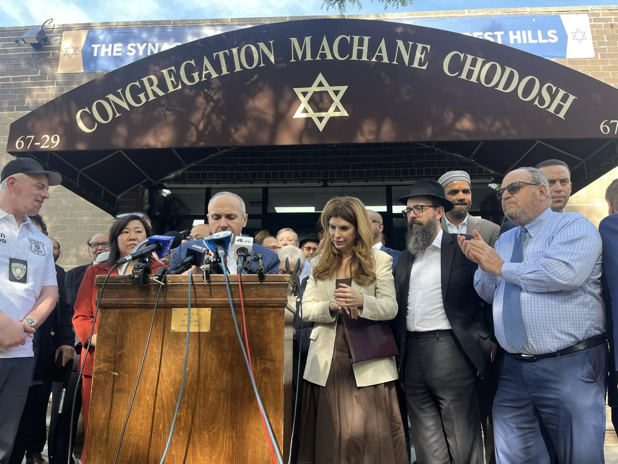 Officials rally after antisemitic graffiti found in Forest Hills, Rego Park 