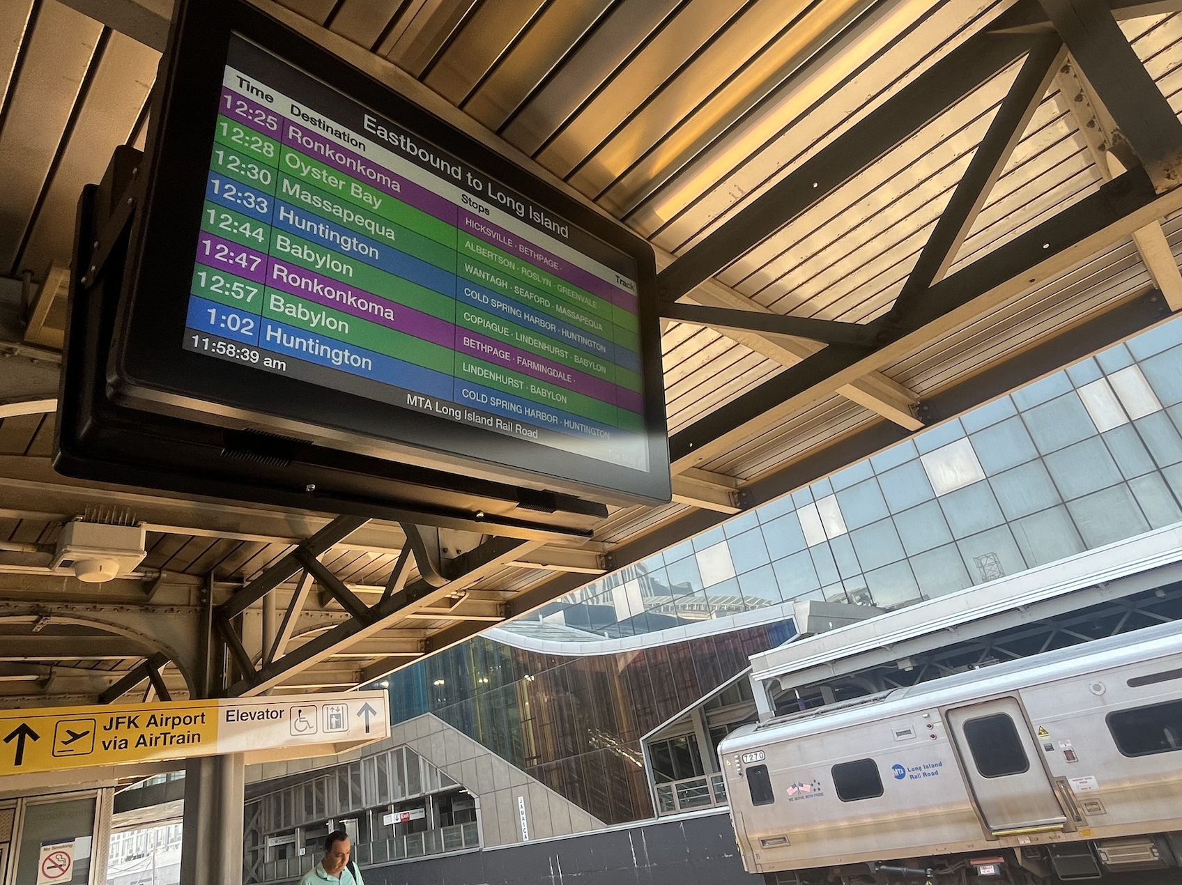 Queens riders rejoice LIRR return after strike 