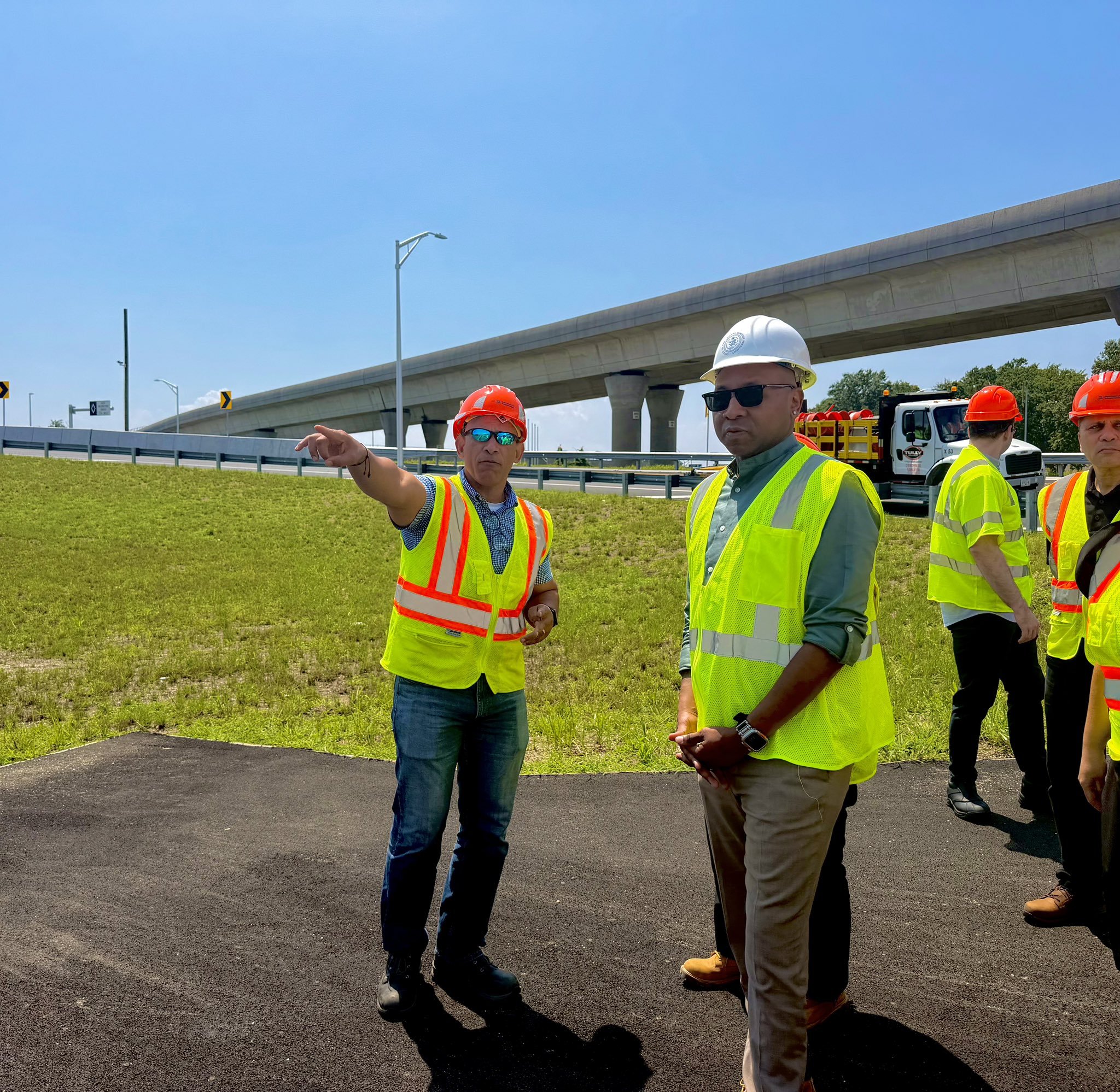 Van Wyck construction was supposed to end in September. Now it’s ‘early fall’