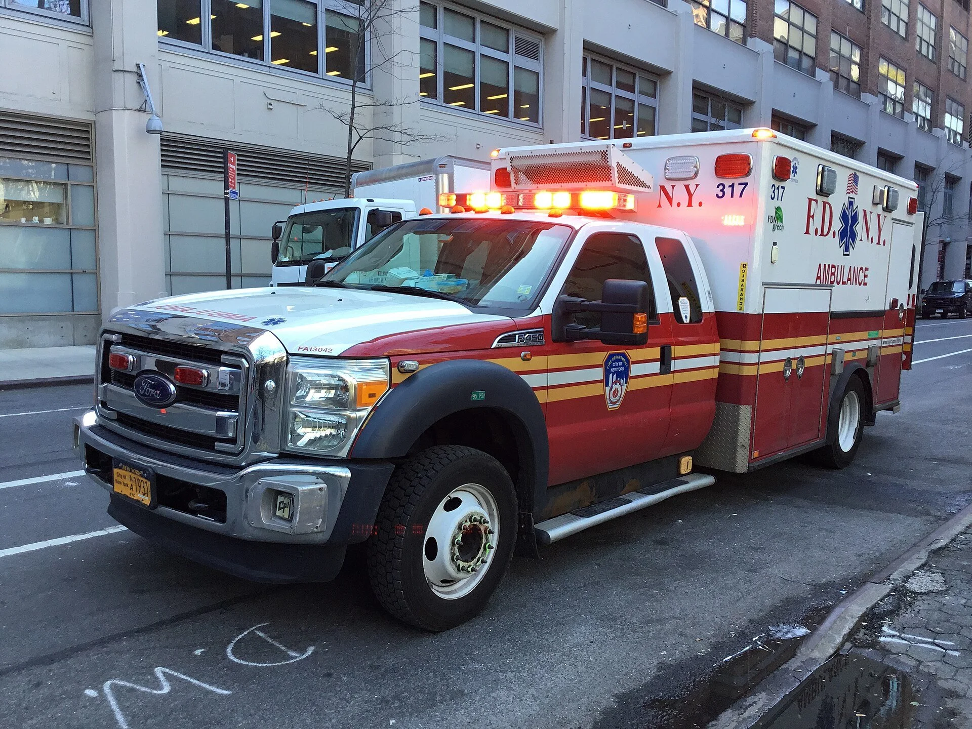 Queens pol wants city to be more transparent about ambulance delays 