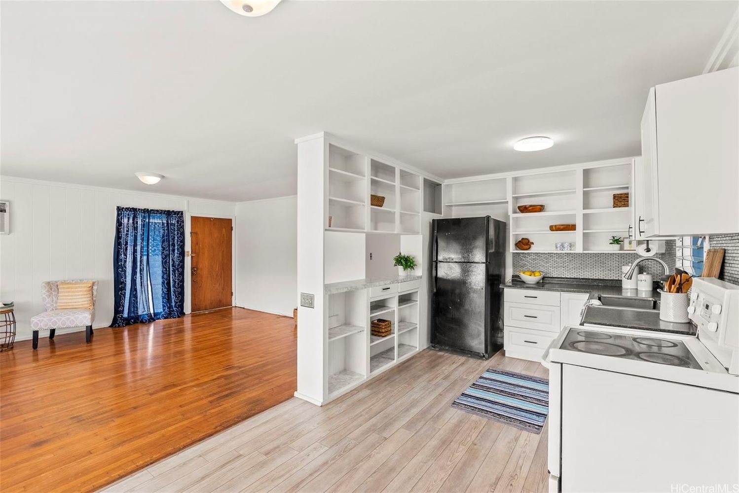 94-1306 Huakai Street - Oahu