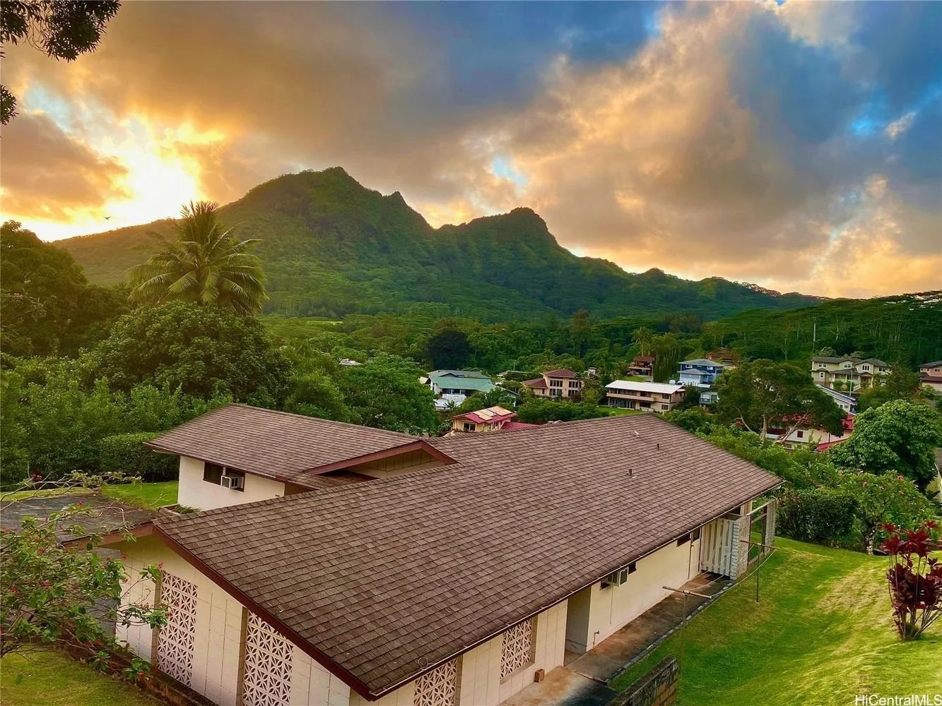 1310 Lopaka Place - Kailua, Oahu
