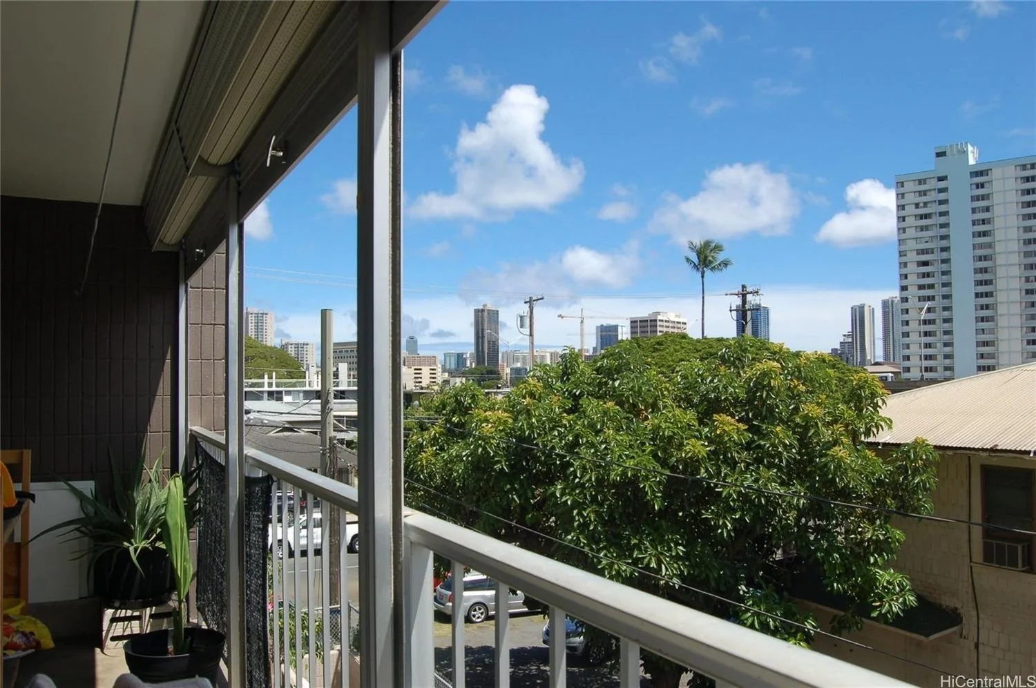 1155 Hassinger Street #303 - Oahu