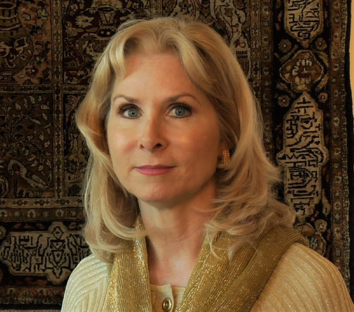 Cynthia in Gold..jpg