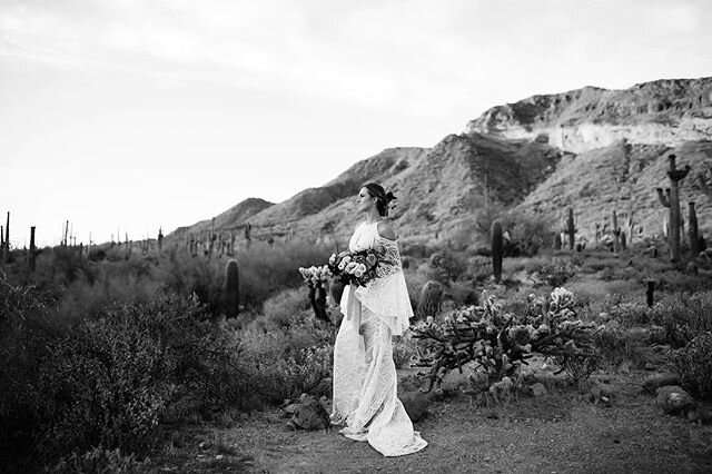 Desert elopement has my heart!! Can&rsquo;t wait to share more from this beautiful session 🤍.
.
.
Planner &amp; Design: @trilliumeventco 
Photographer: @mintysnaps_
Videographer: @michaelgehrmanfilmworks
Gown: @strikebridalbar @alenaleenabridal
HMUA