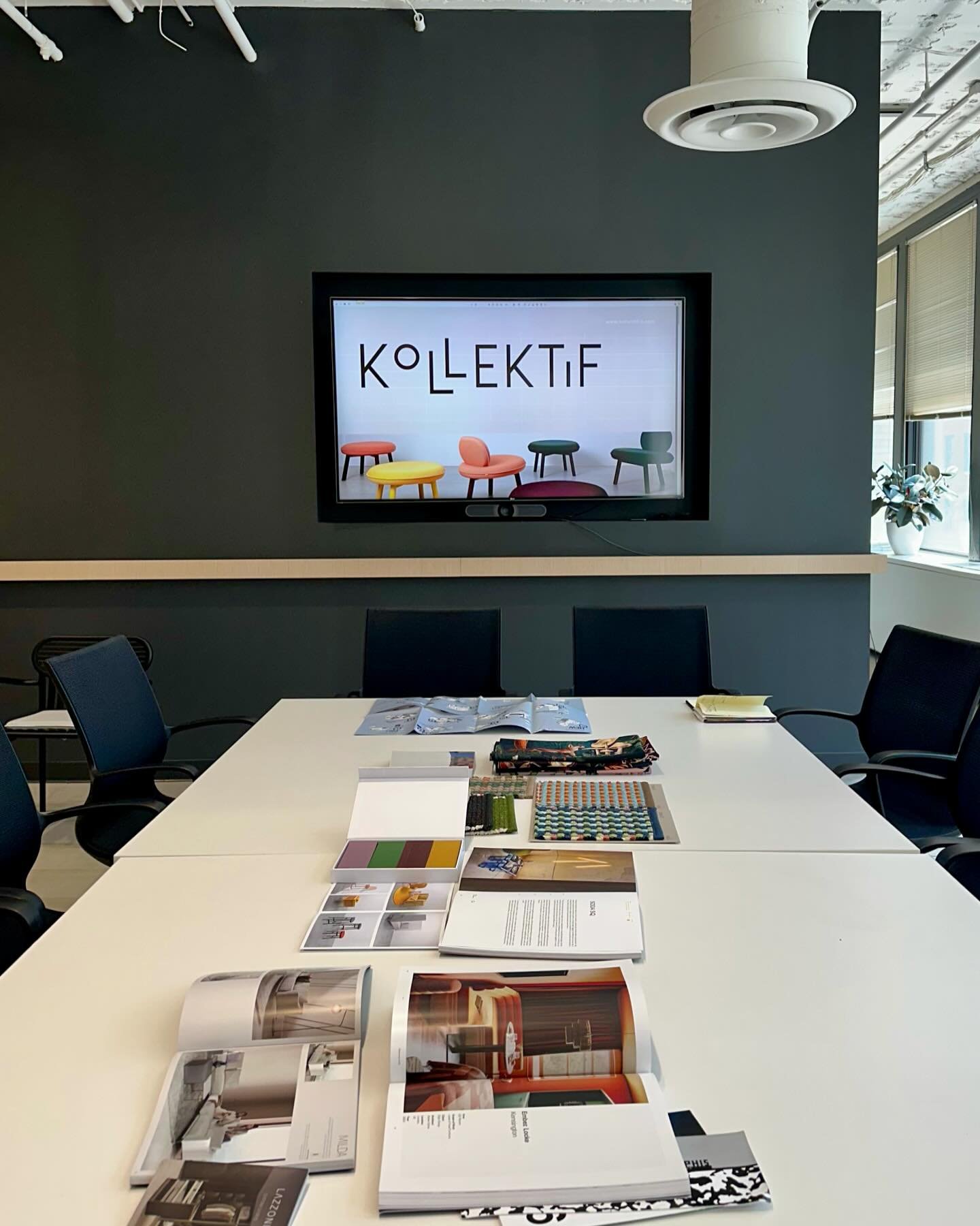 Presentation day! 🤗 We love spending time with interior designers and architects - getting  into design conversations, sharing our favorite pieces, and exploring how our collections can support their creative visions. Nothing beats a good design tal
