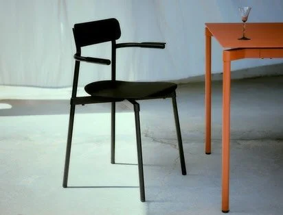 This is FROMME by @petitefriture 

✨ Lightweight
✨ Durable
✨ Water and UV Resistant
✨Stackable

Made with powder coated aluminium, Fromme guarantees a long-lasting colour-fast finish ; there is zero risk of rust even in the most corrosive environment