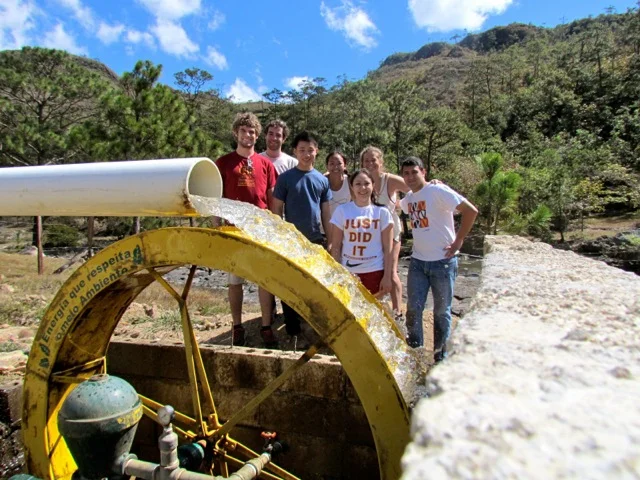 EWB-USC students with the completed water delivery system in La Estanzuela in 2009.