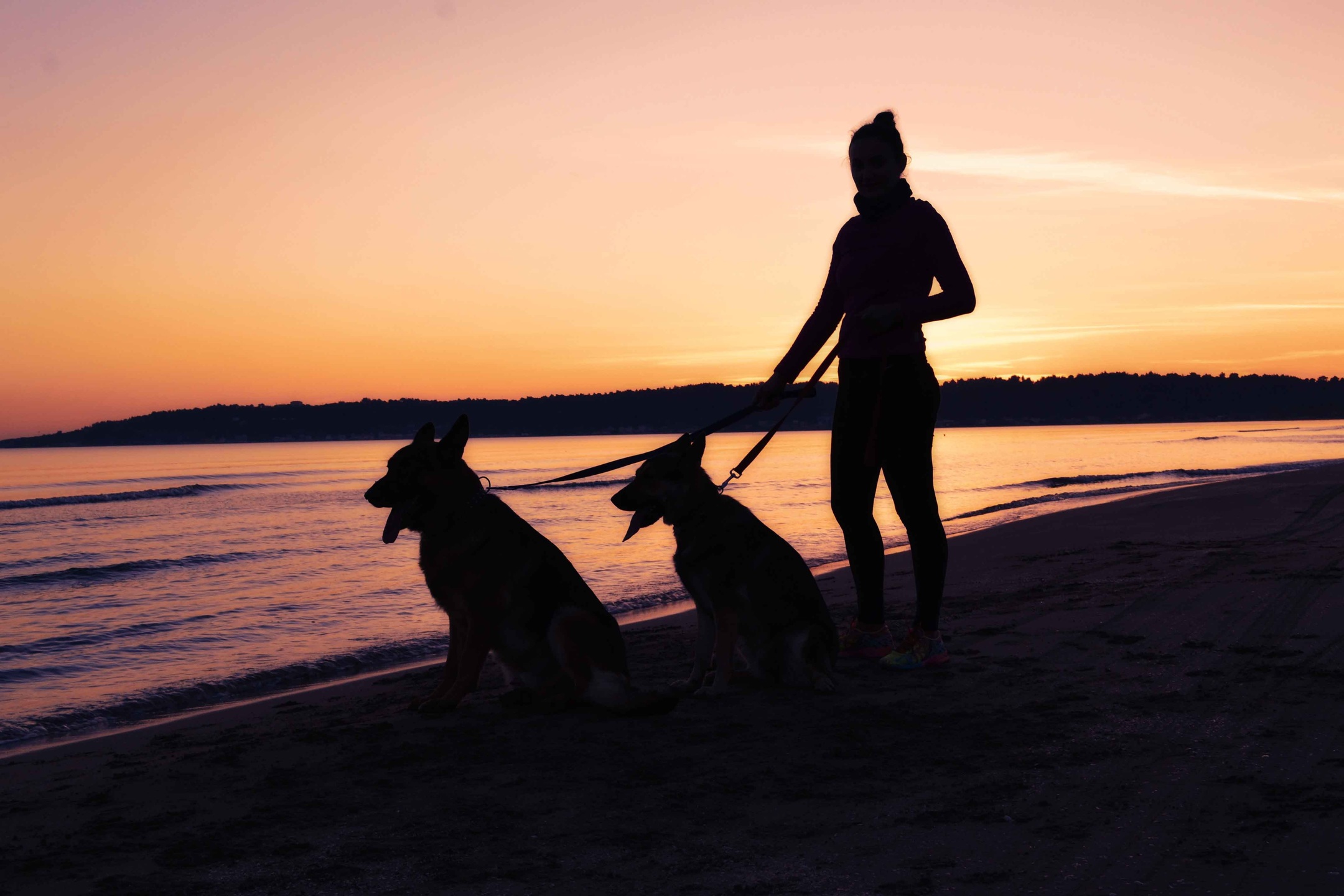 beach-sea-ocean-horizon-silhouette-woman-1180740-pxhere.com.jpg