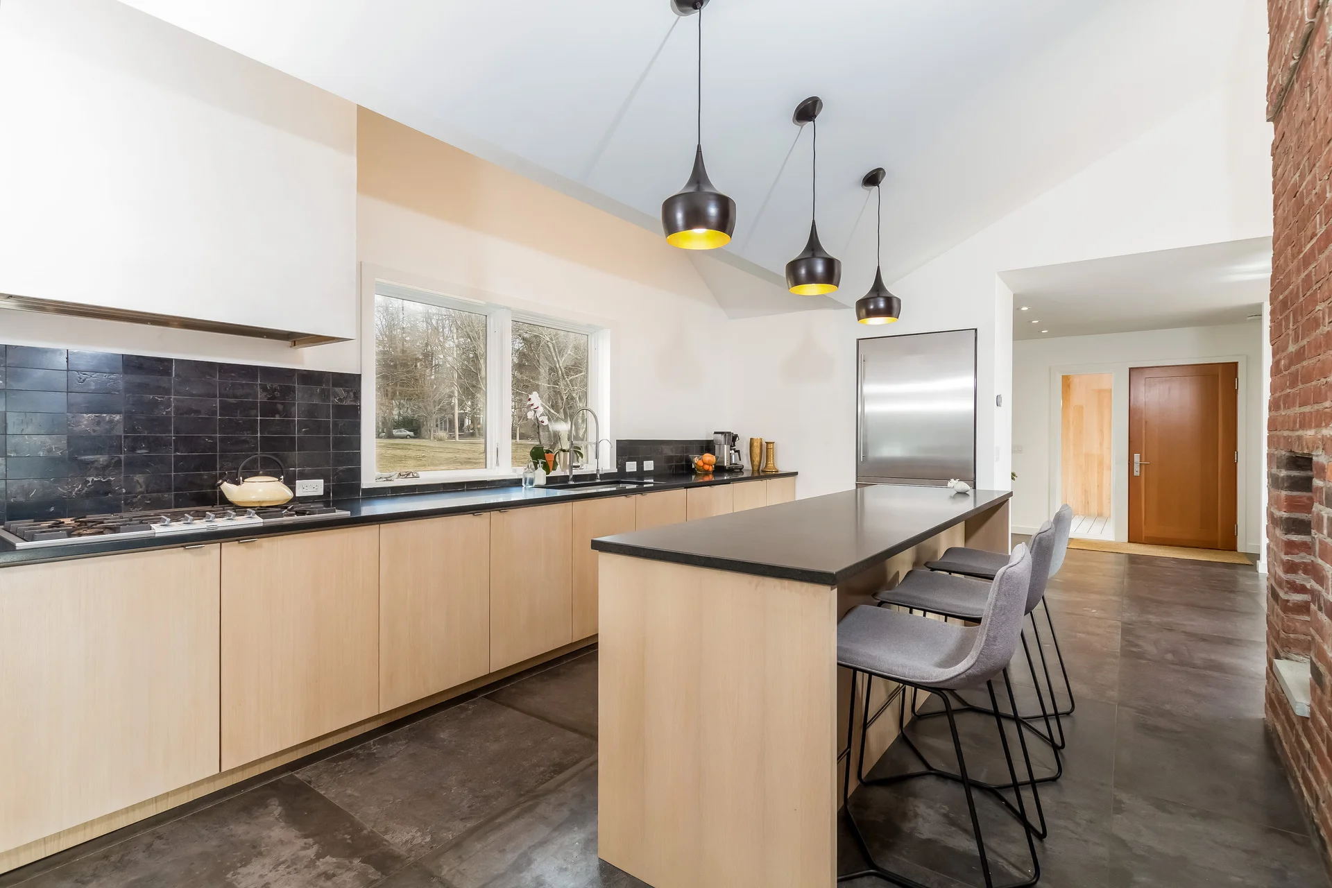018-Kitchen-3917050-medium.jpg