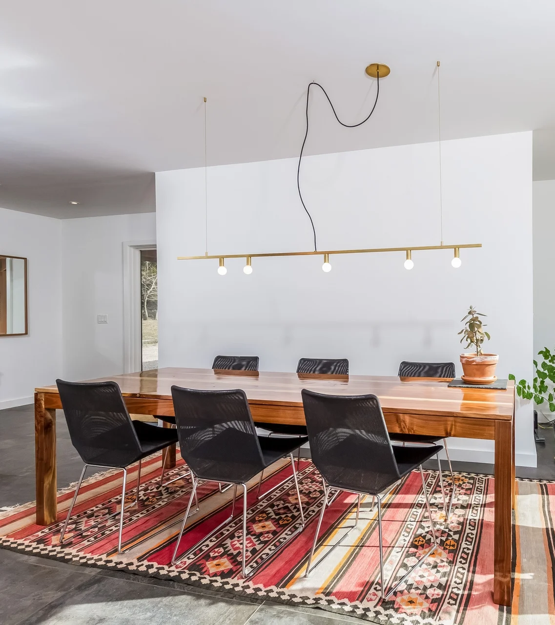 014-Dining_Room-3917047-medium.jpg