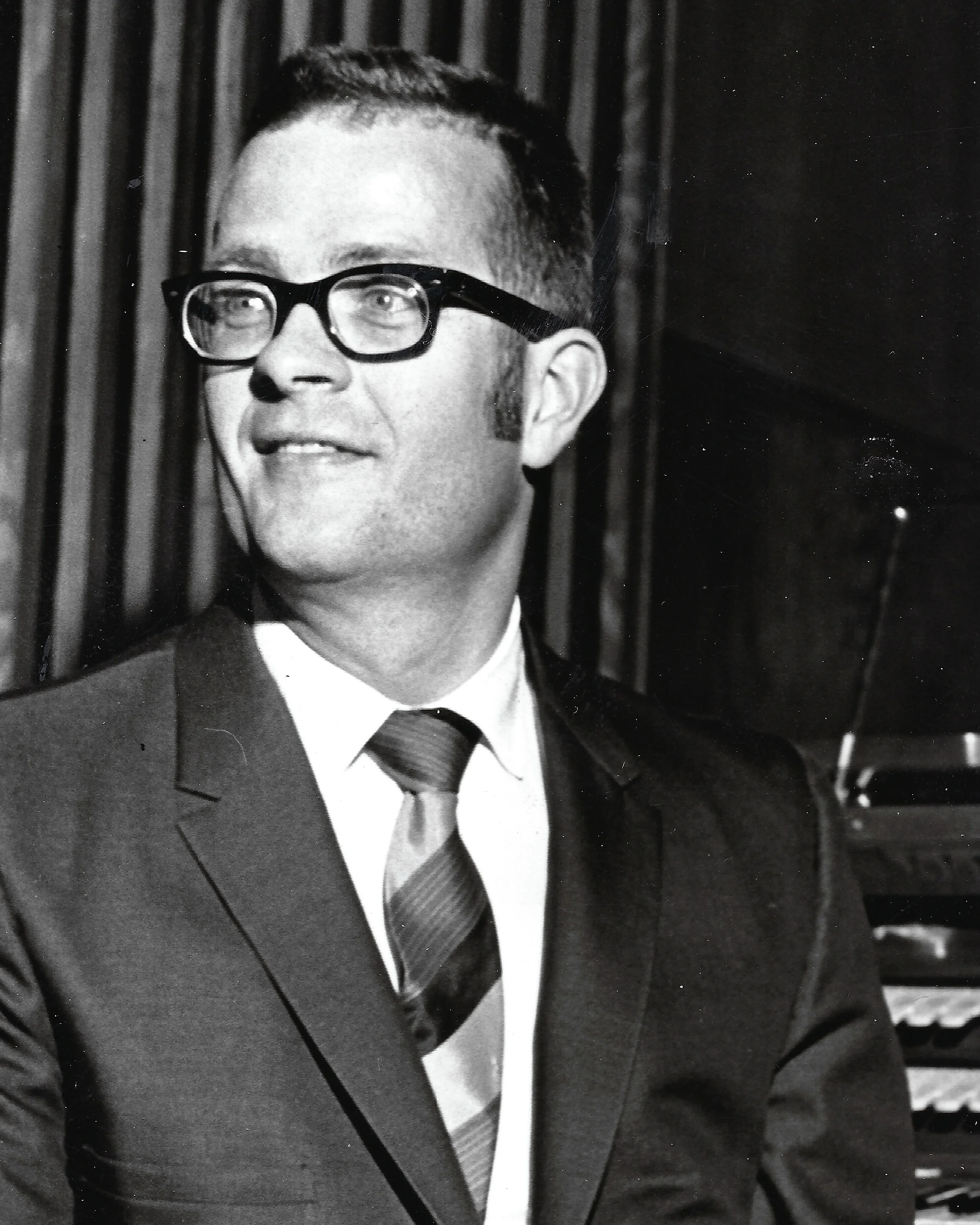 Raymond+Barnes-4x5.jpg