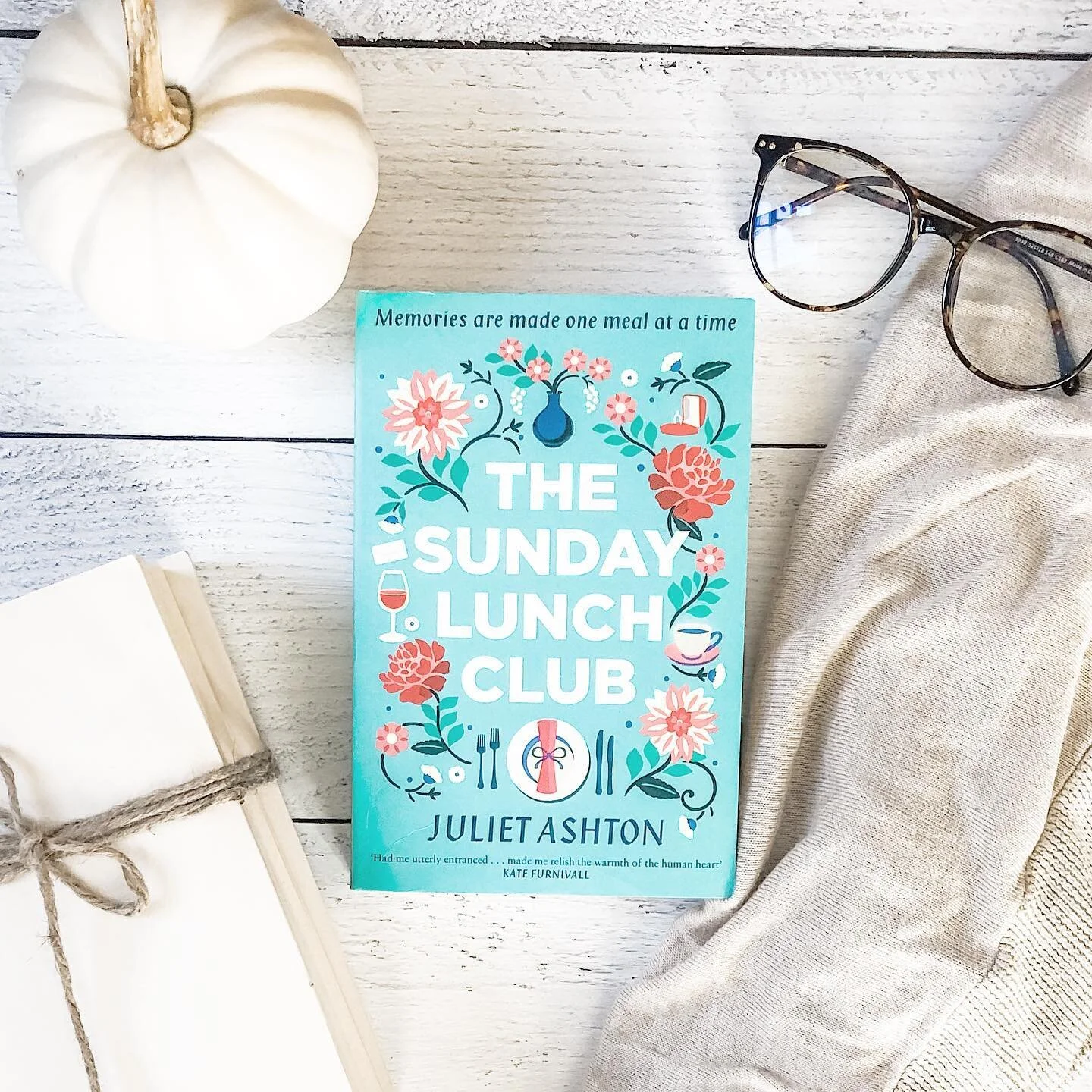 OCTOBER 2020 // The Sunday Lunch Club, by Juliet Ashton ✨
.
The first rule of Sunday Lunch Club is &hellip; don't make any afternoon plans. Every few Sundays, Anna and her extended family and friends get together for lunch. They talk, they laugh, the