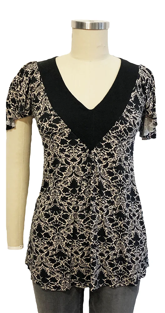 KI_0007_BlackWhite Floral.jpg