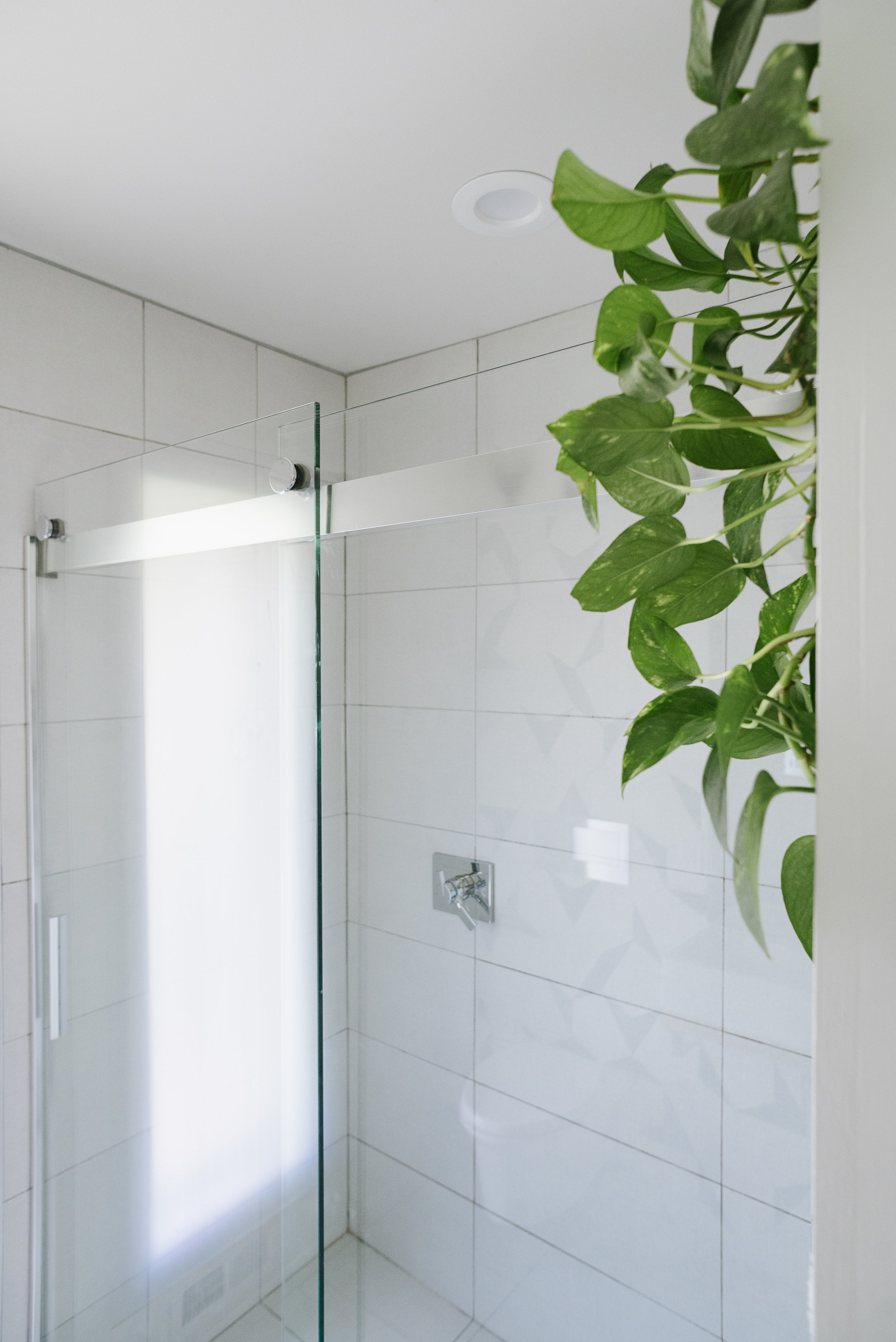 8907 Logan Bathroom-6 (1).jpg