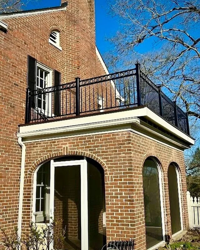 🥁🤩Thrilled to reveal our latest masterpiece: a stunning exterior remodel that’s sure to turn heads!! 
#knoxvilletn #knoxville #knoxvilletennessee #knoxrocks #tennessee #knox #easttennessee #ilovelocalknoxville #knoxvillebusiness #westknoxlif