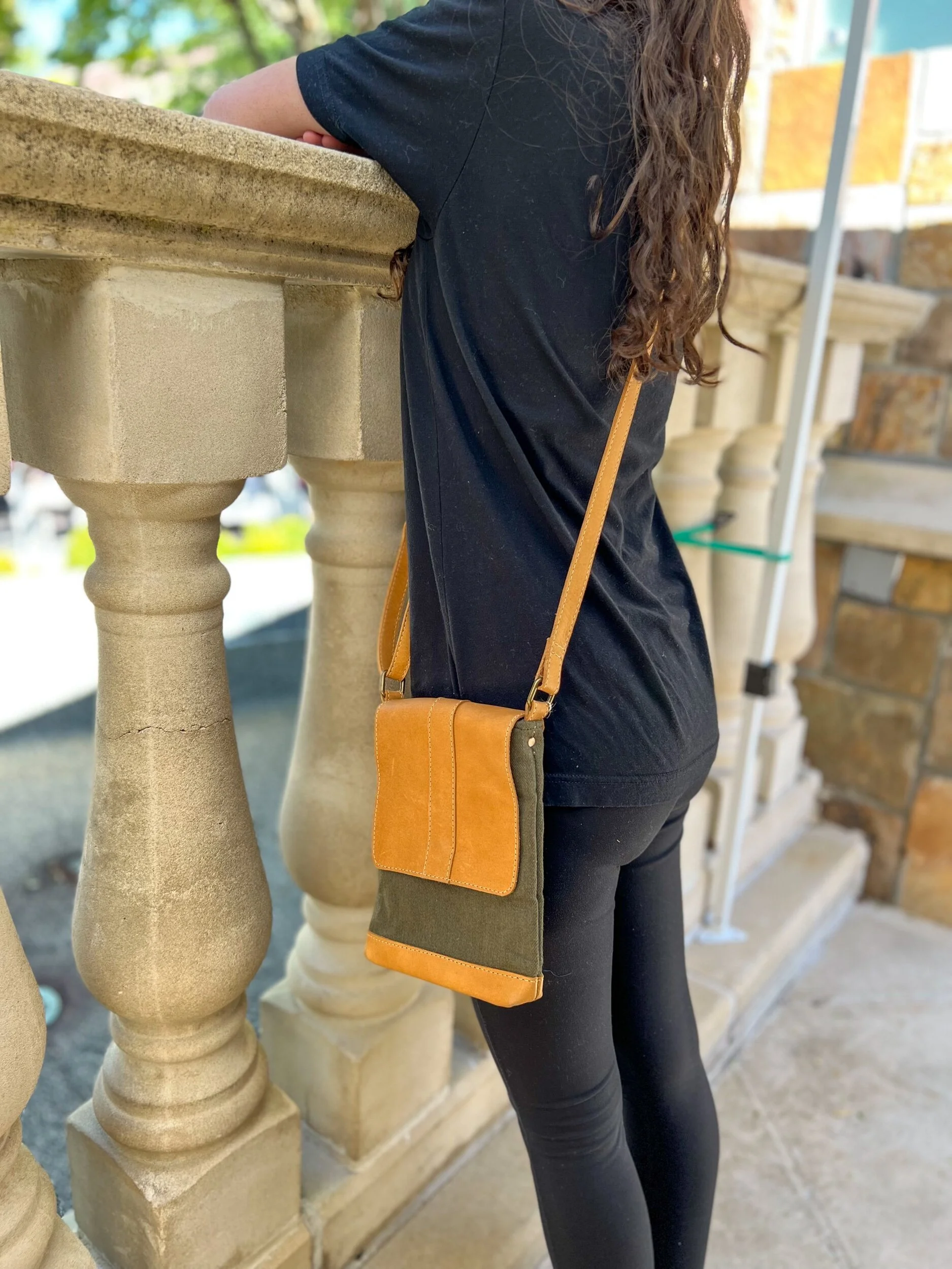 F4949C48-C7B5-4666-8739-8D9CD2F47CDB