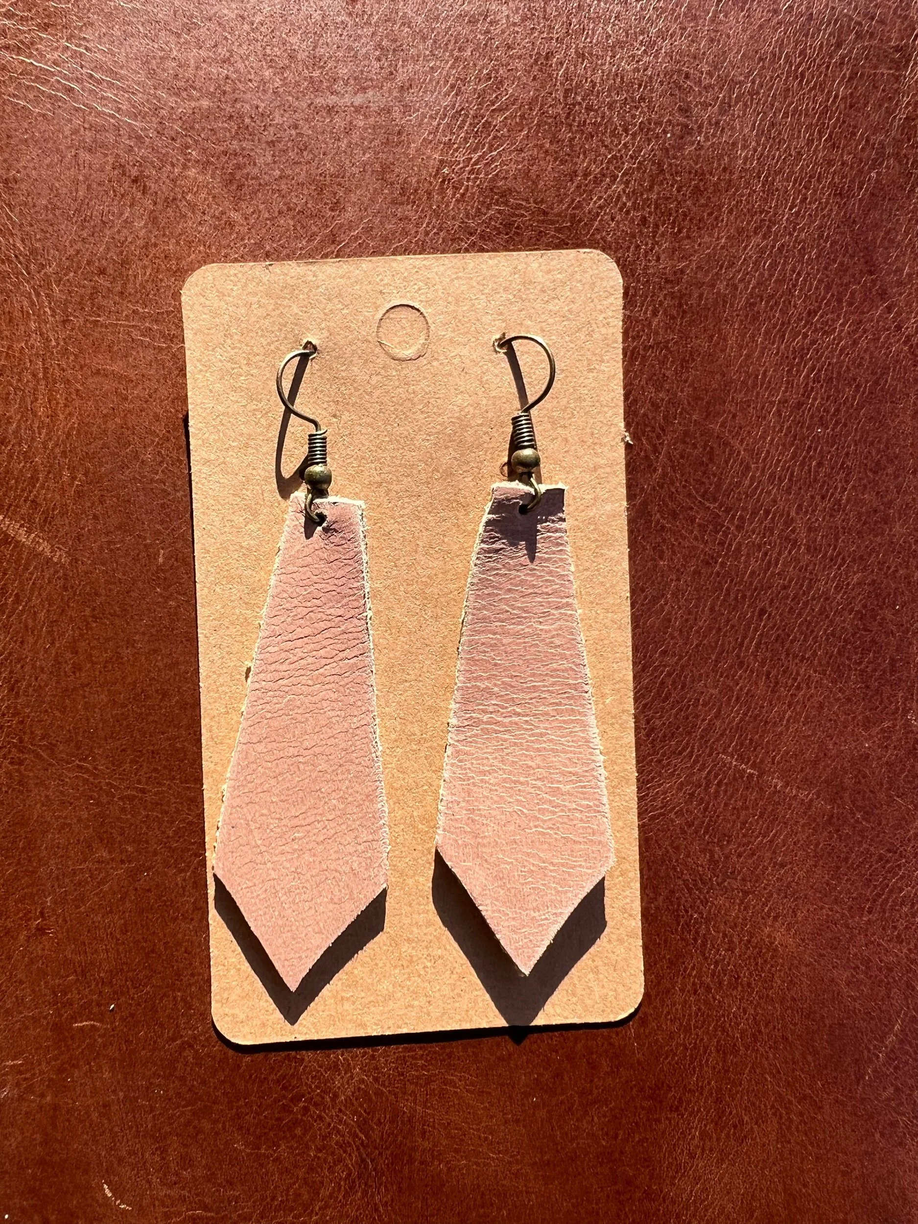 B056D0A0-BD1A-47E4-9C9C-10E04FF2E3D9