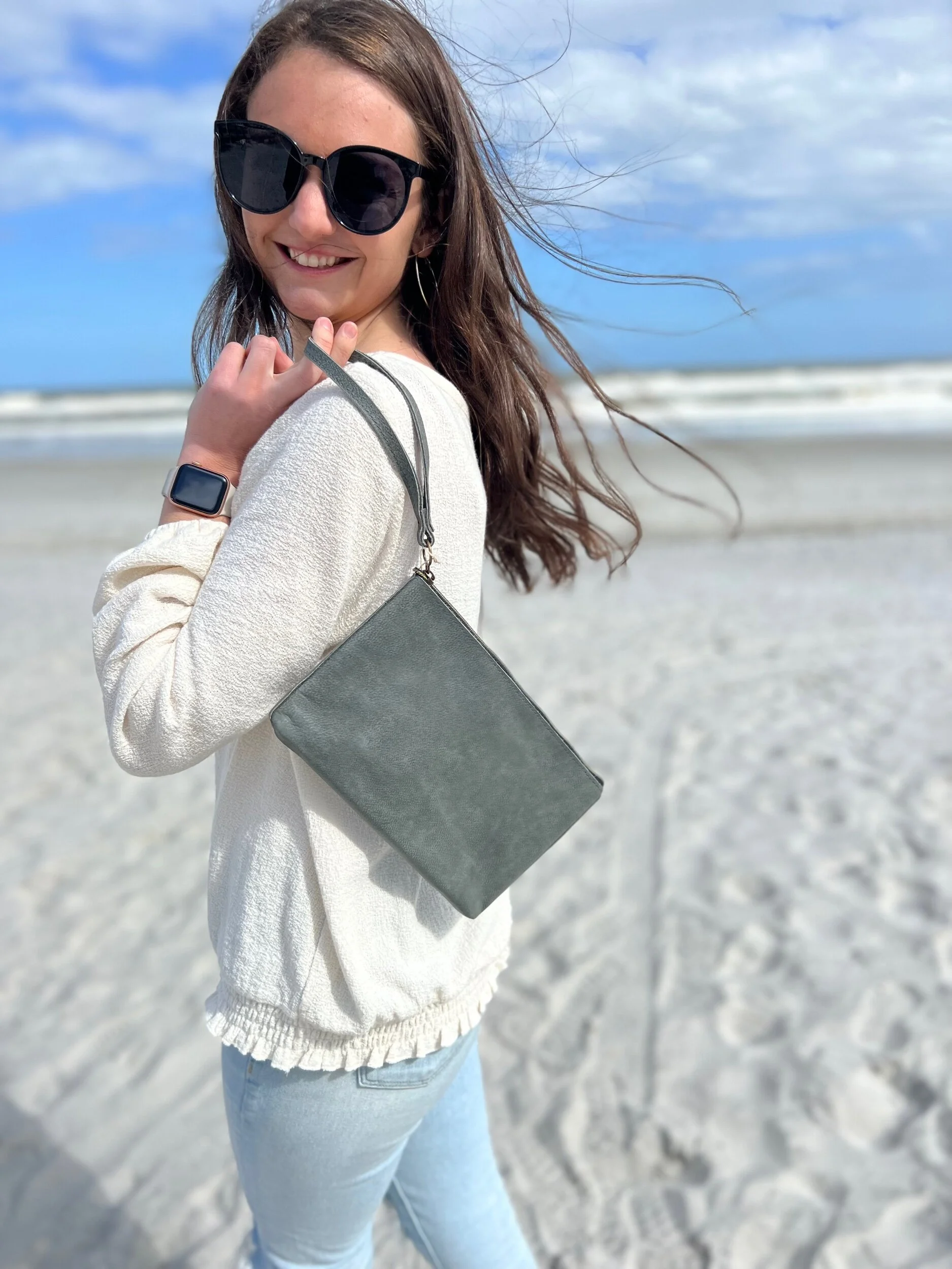 57B5ACEA-9C32-471E-B698-063E3C9FAFF1