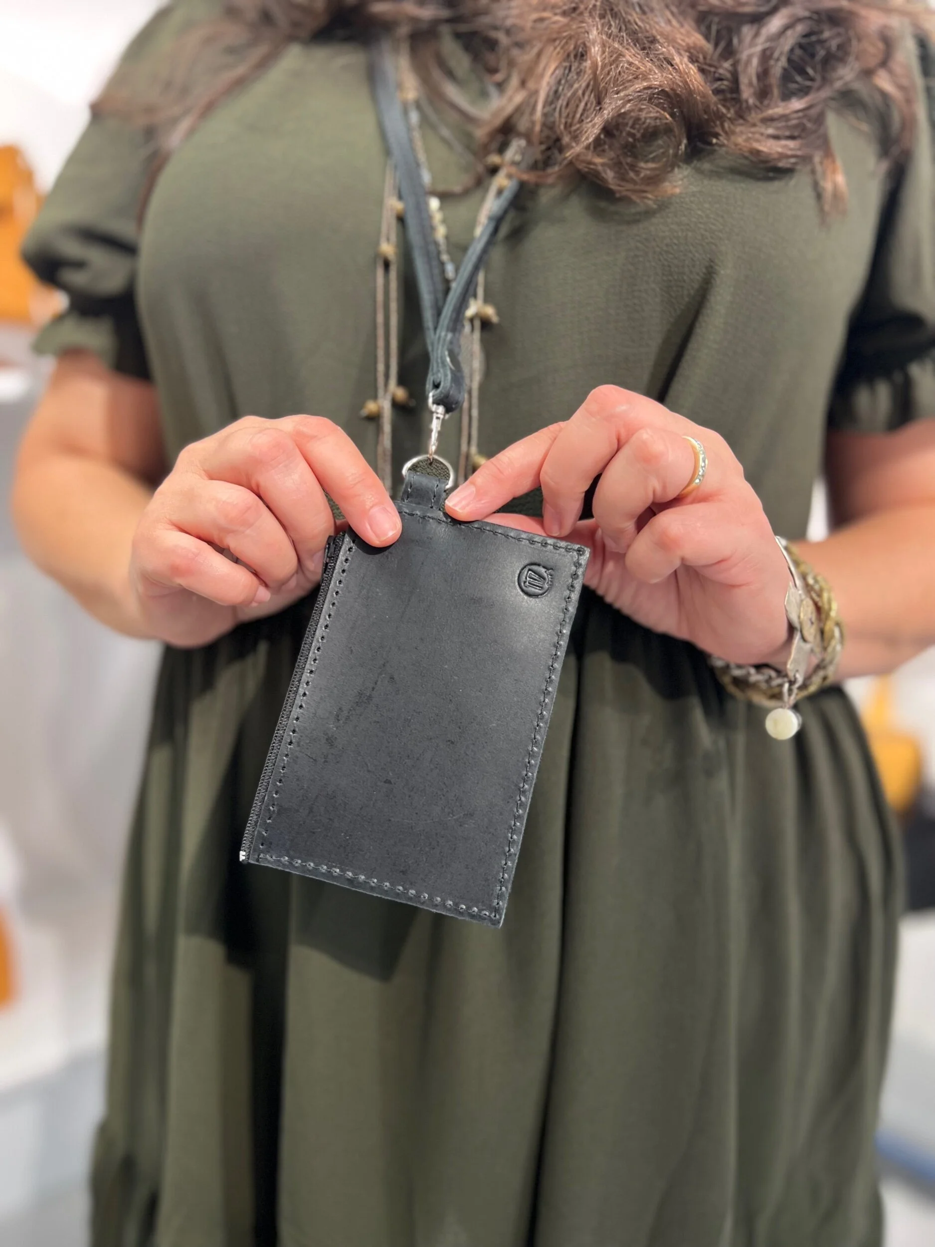 932AA882-F39B-4C9C-819B-75E0C236F898