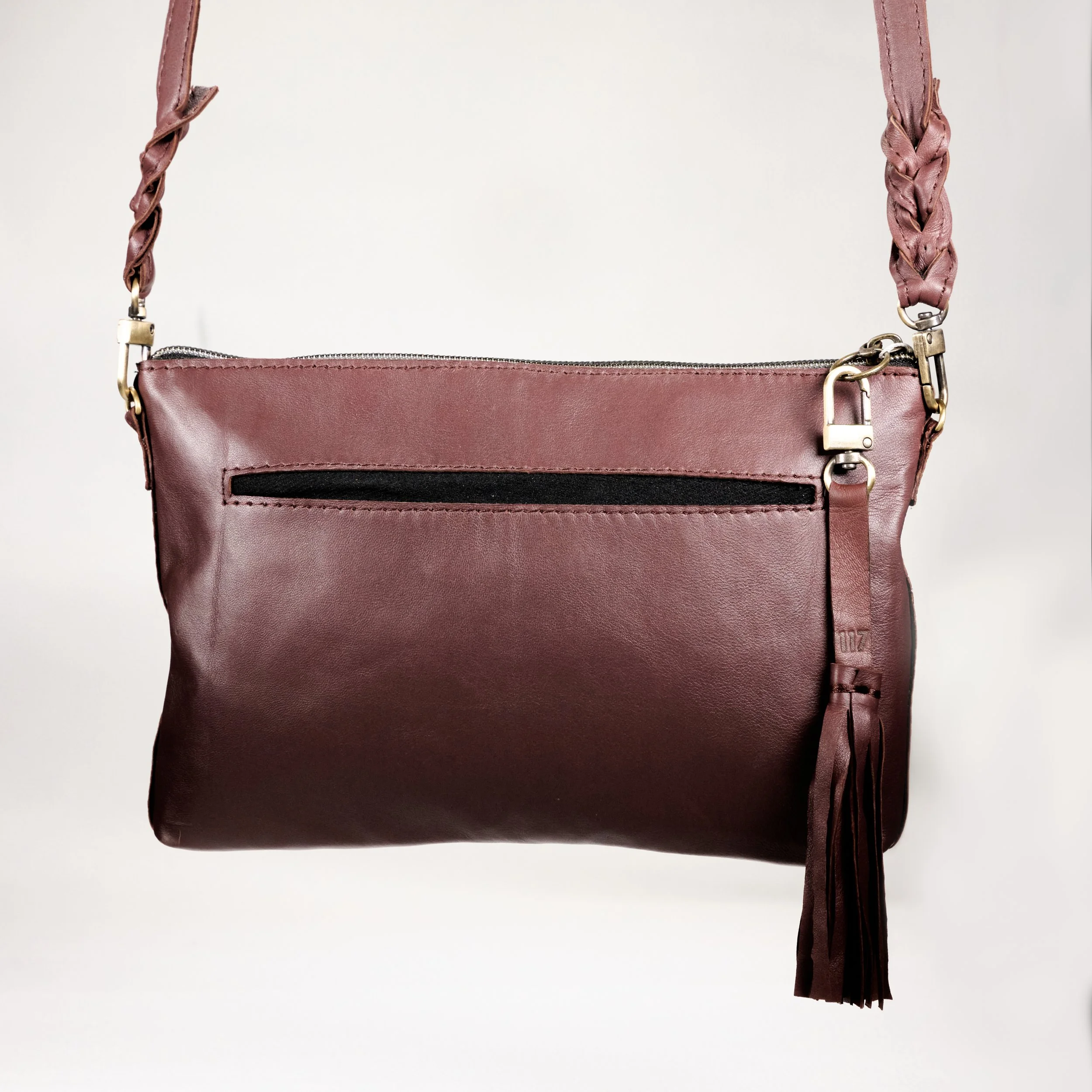 NEW! Ayni Convertible (Wristlet + Crossbody)